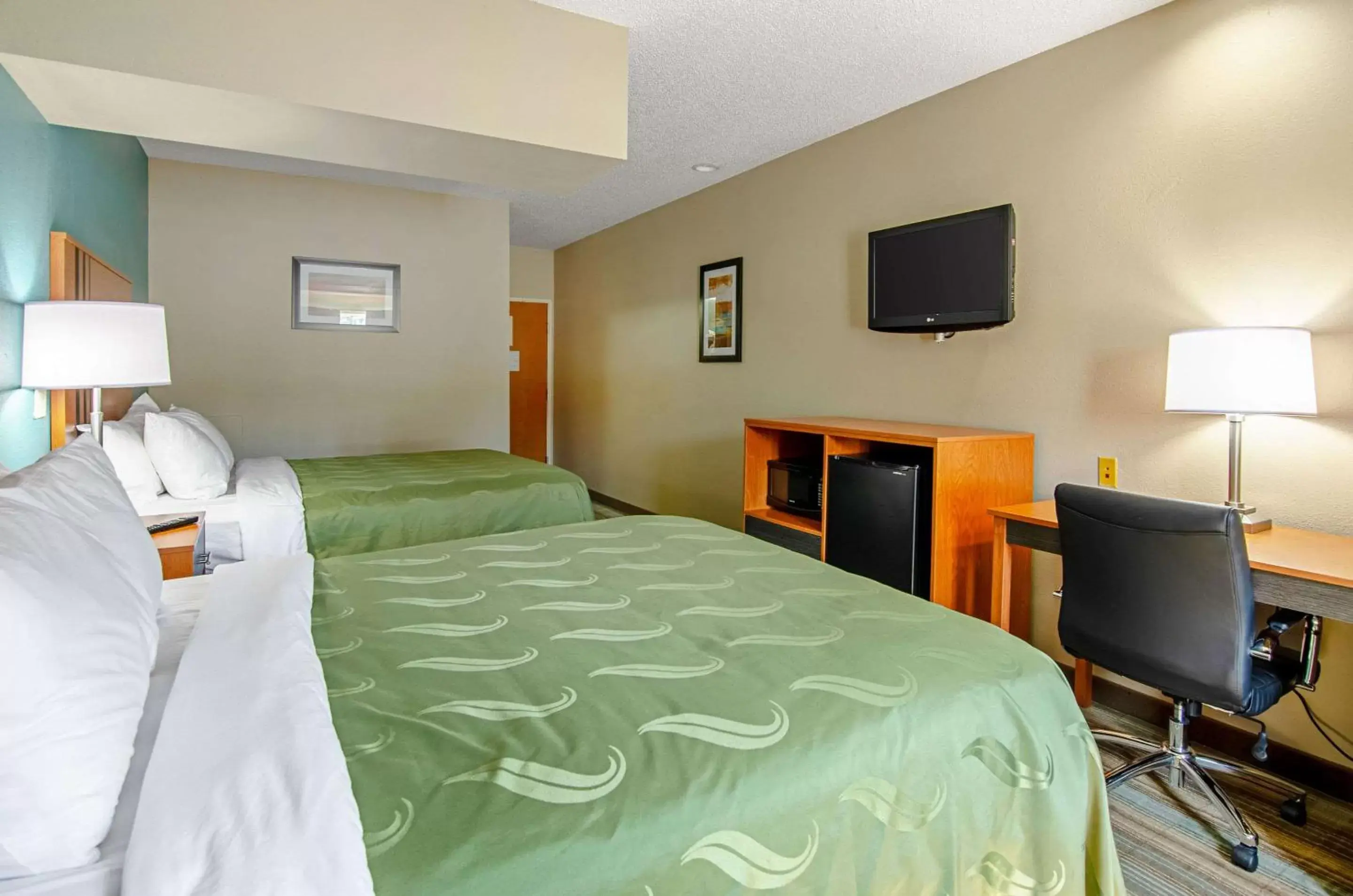 Photo of the whole room, Bed in Quality Inn & Suites I-81 Exit 7