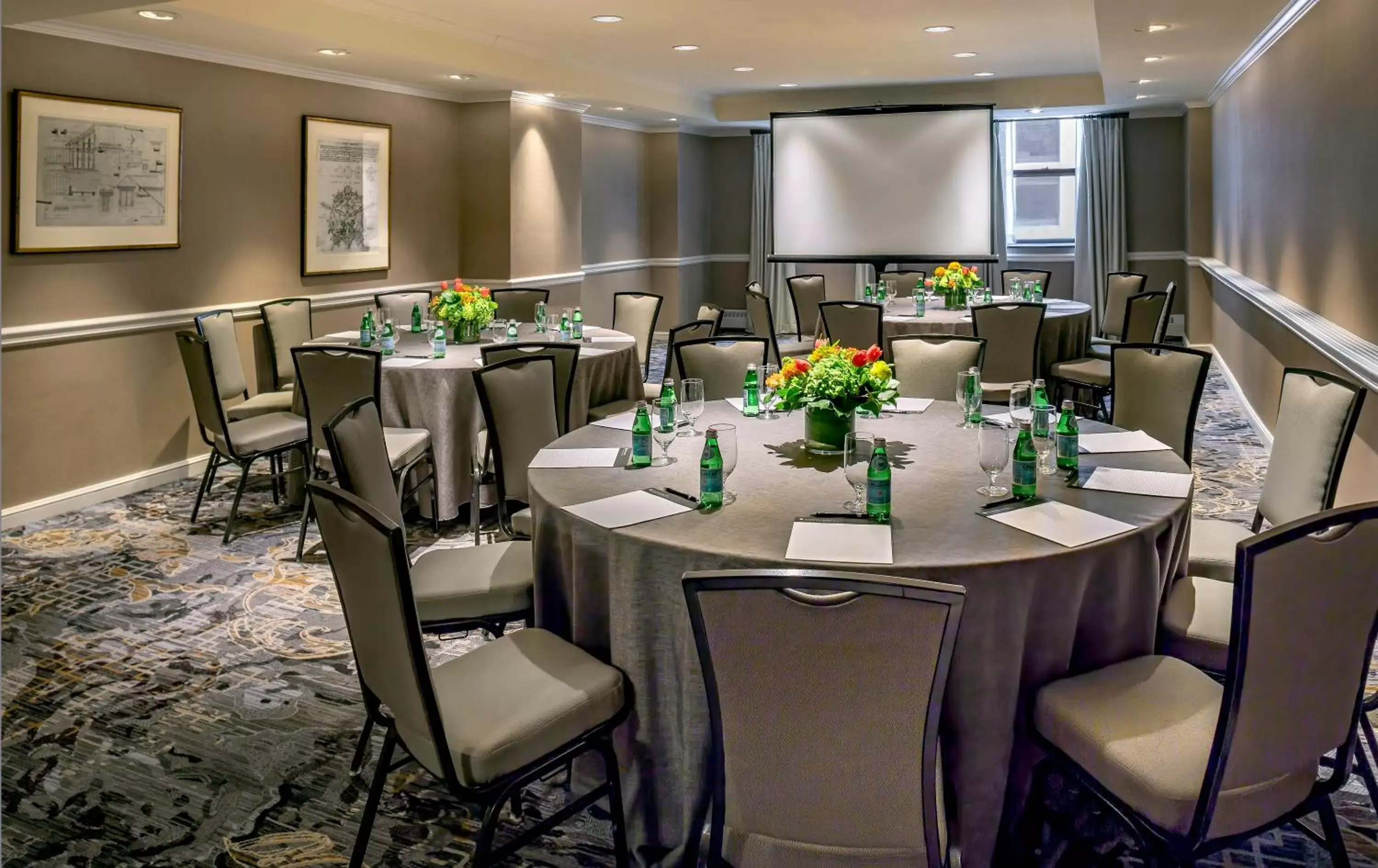 Meeting/conference room in InterContinental Chicago Magnificent Mile, an IHG Hotel