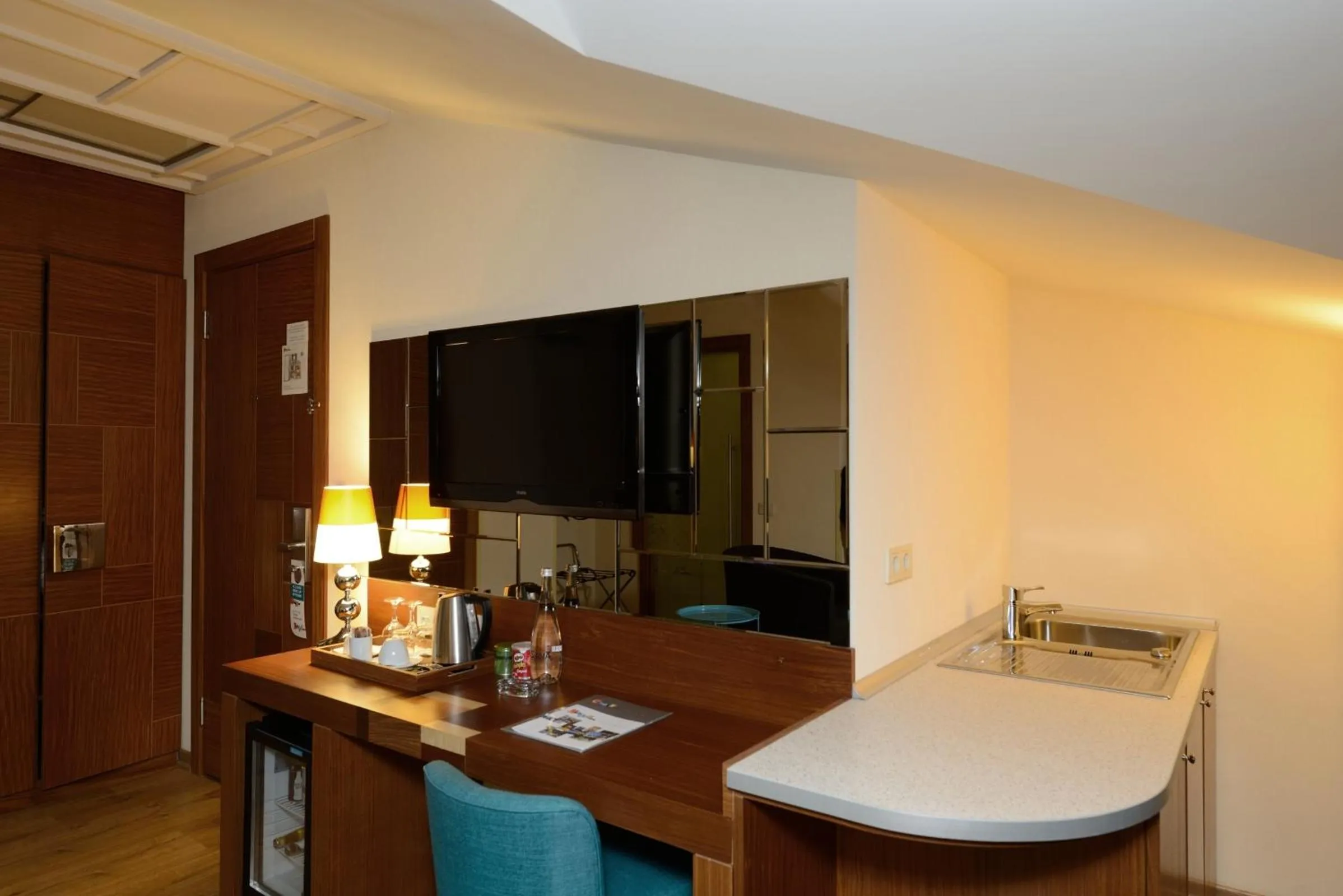 Shower in Collage Pera Hotel