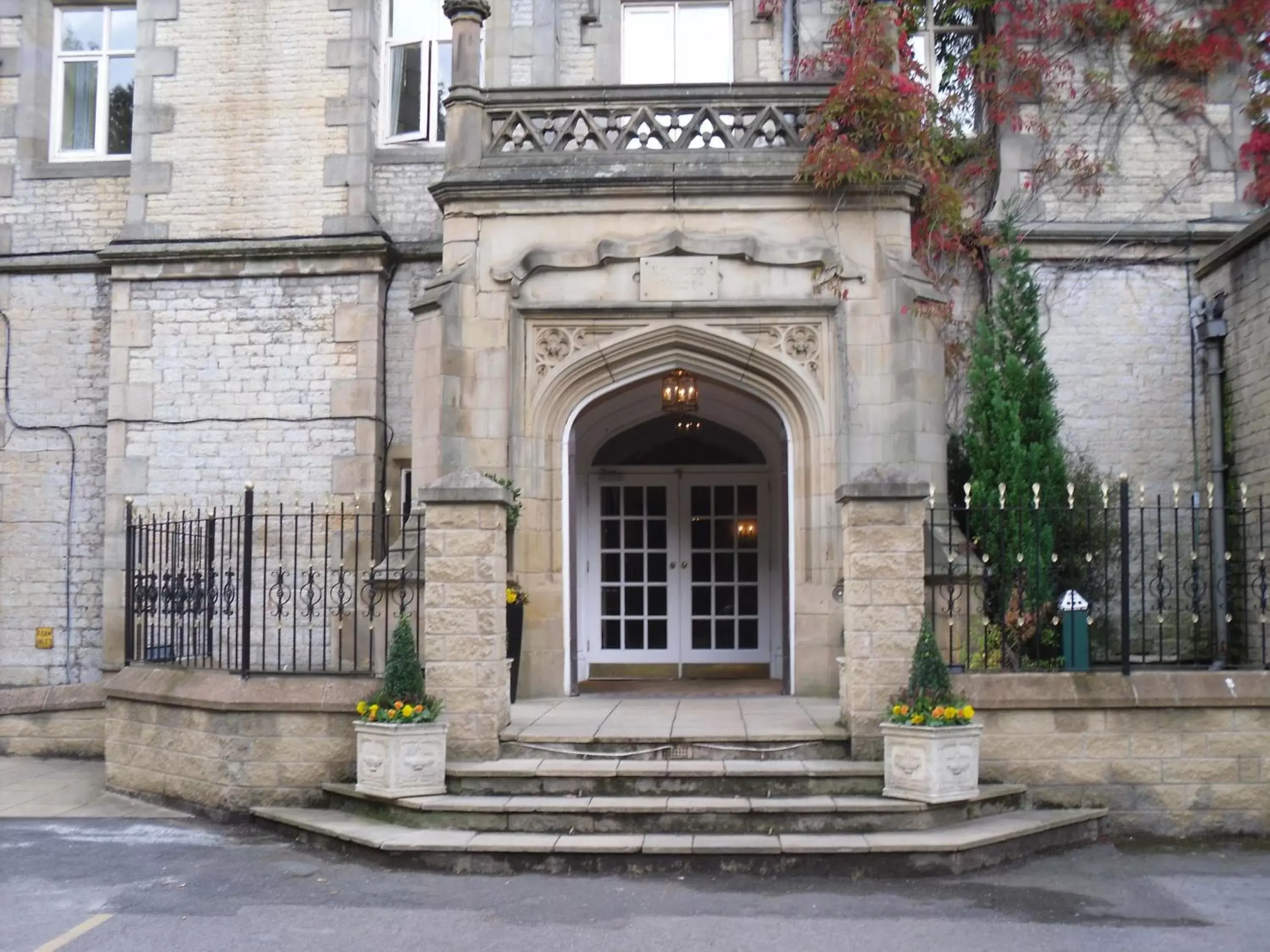 Facade/entrance in Mercure Sheffield Kenwood Hall & Spa