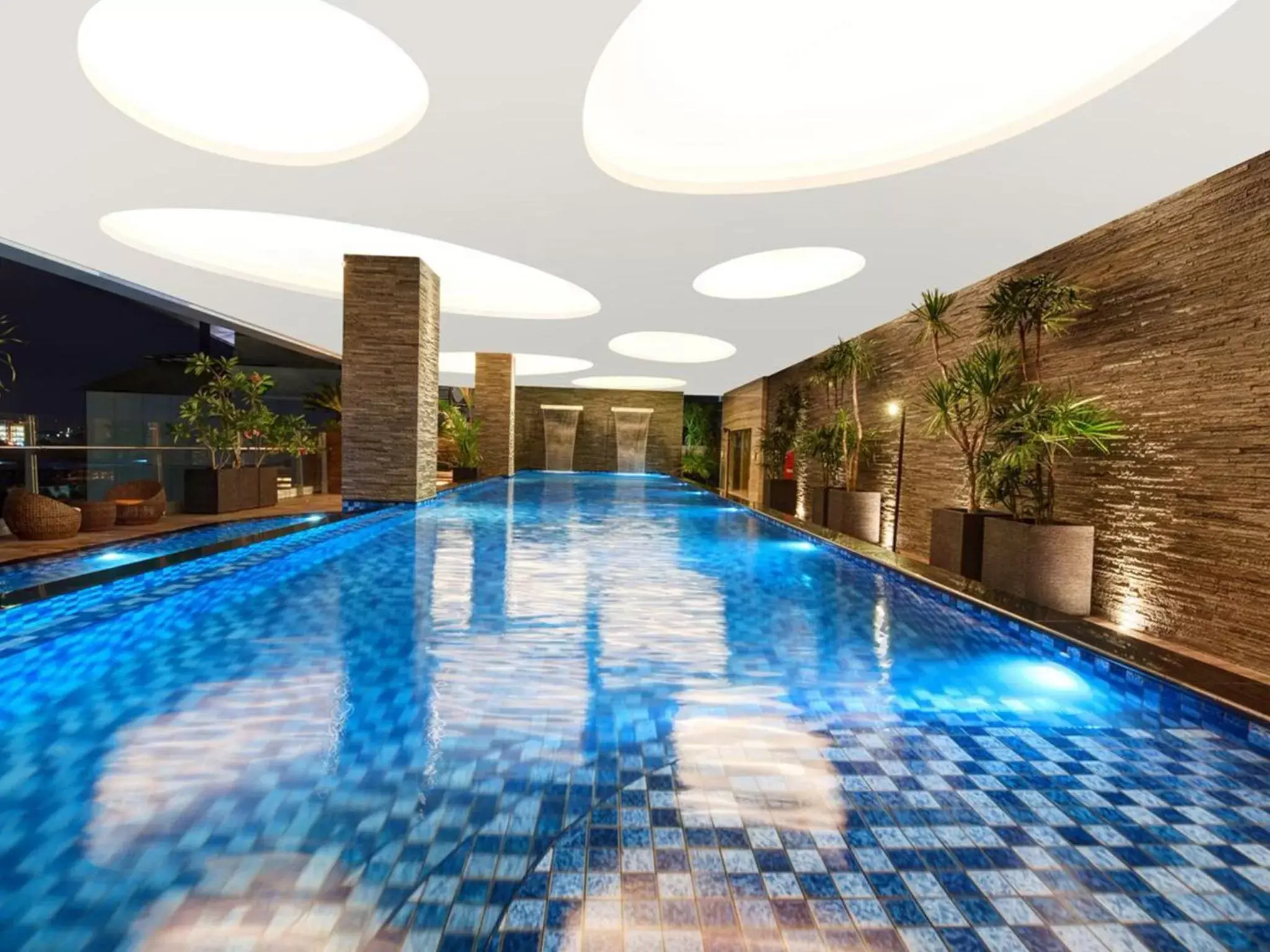 Swimming Pool in Melia Makassar