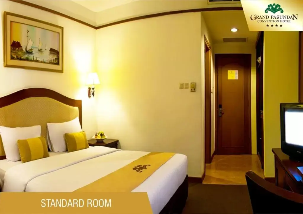 Bed in Grand Pasundan Convention Hotel