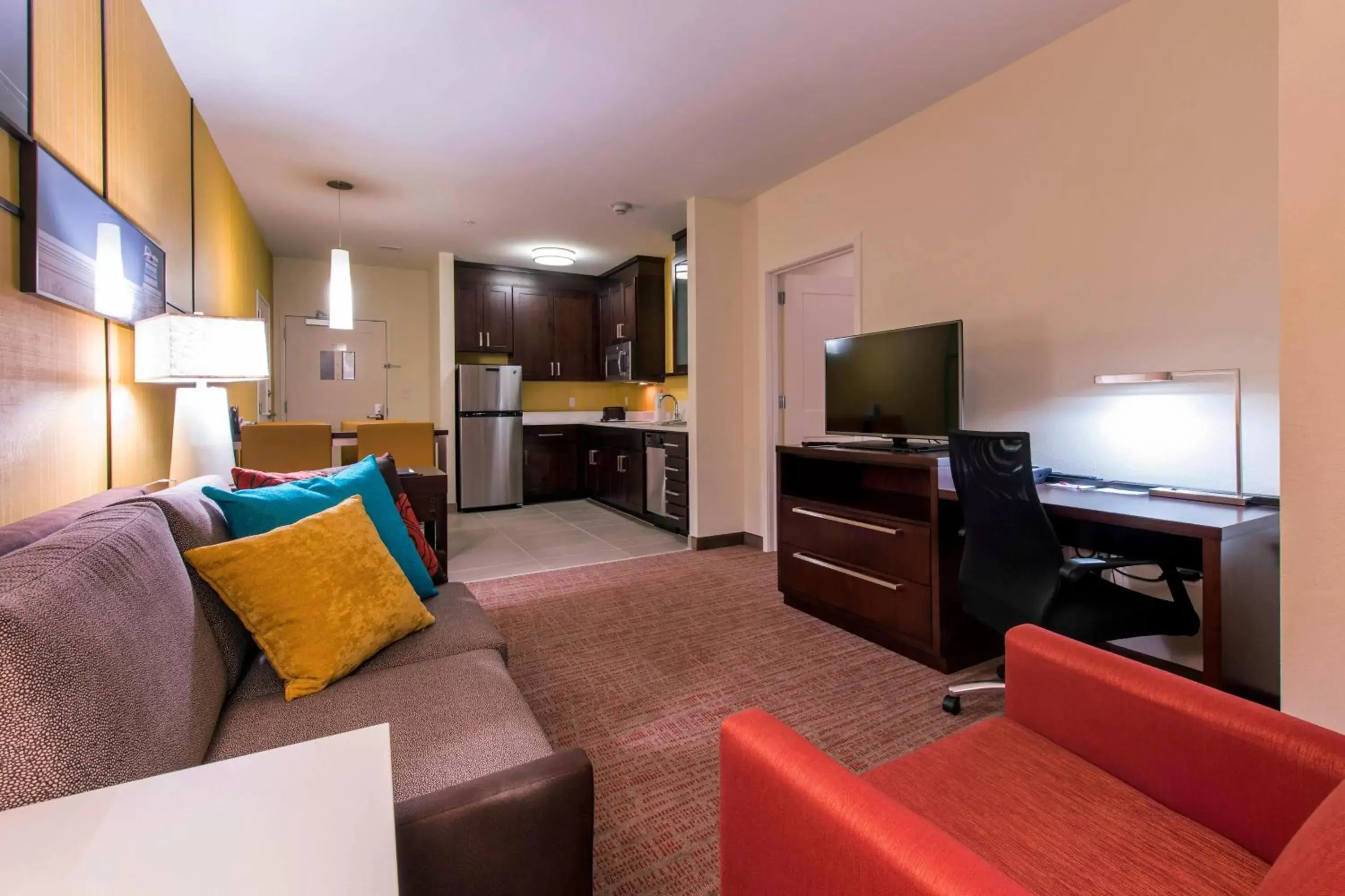 Living room, Seating Area in Residence Inn by Marriott Nashua