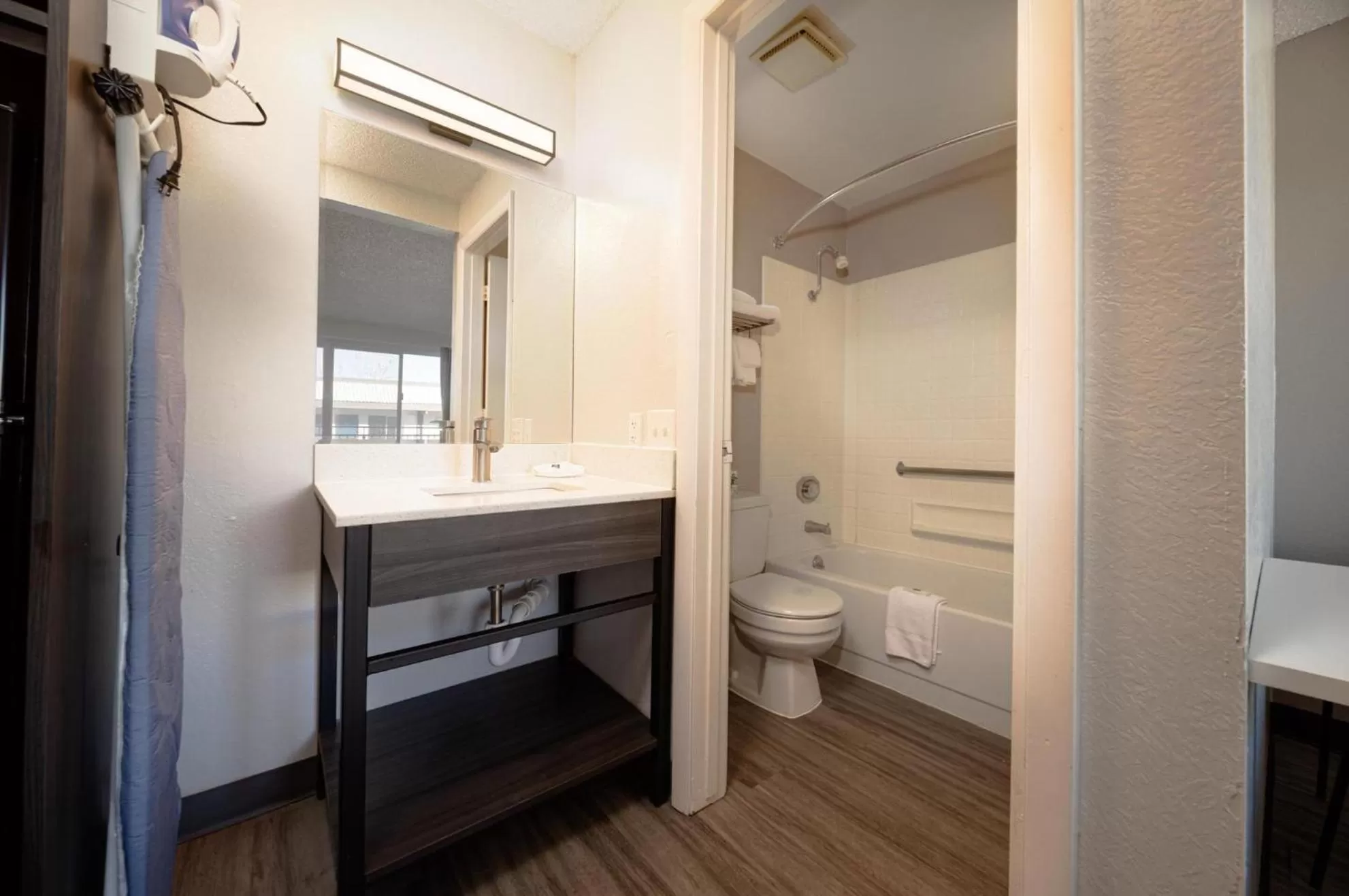 Bathroom in Studio 6 Grand Junction, CO