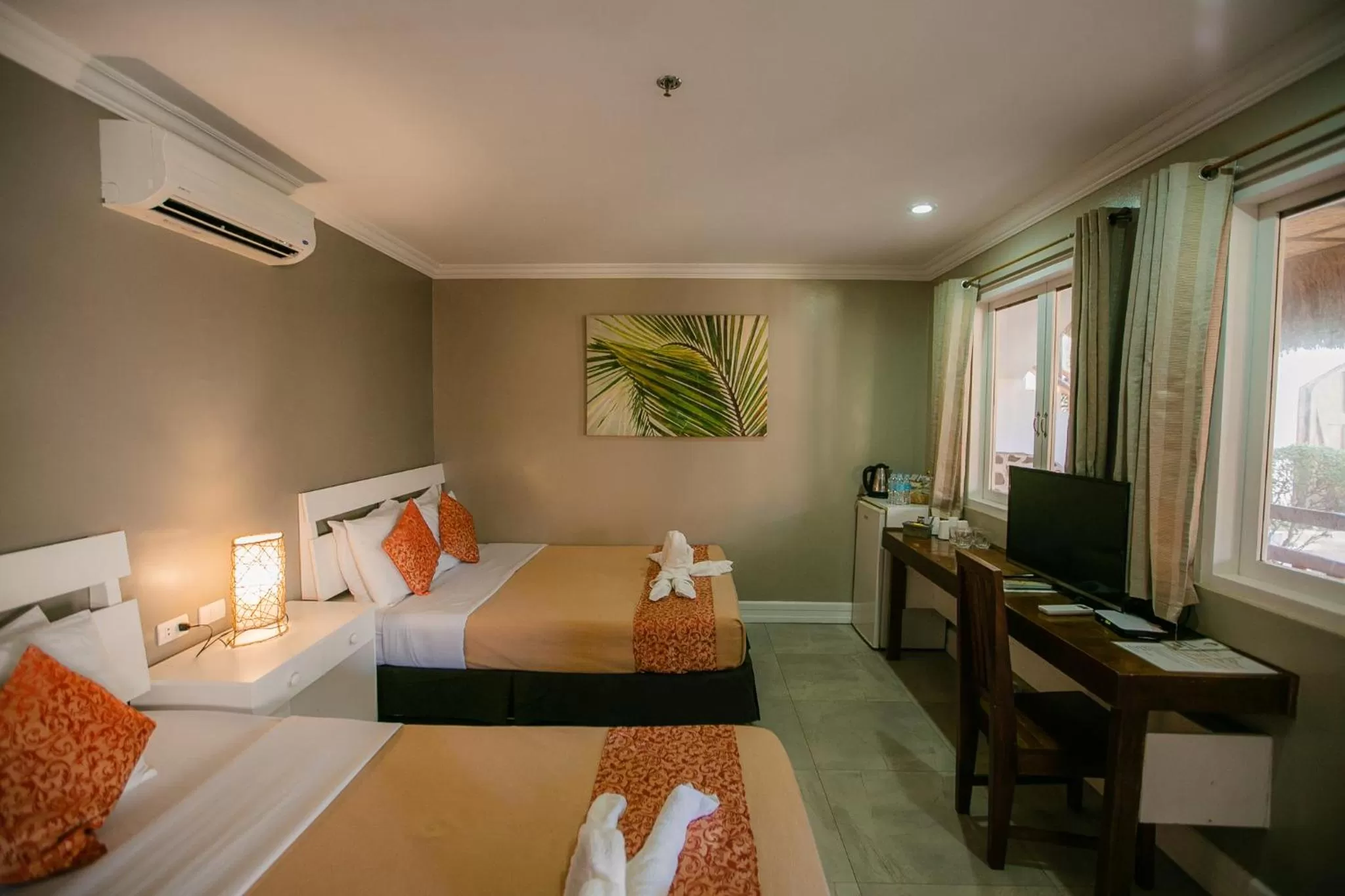 Bedroom, Bed in Kav&#x27;s Beach Resort