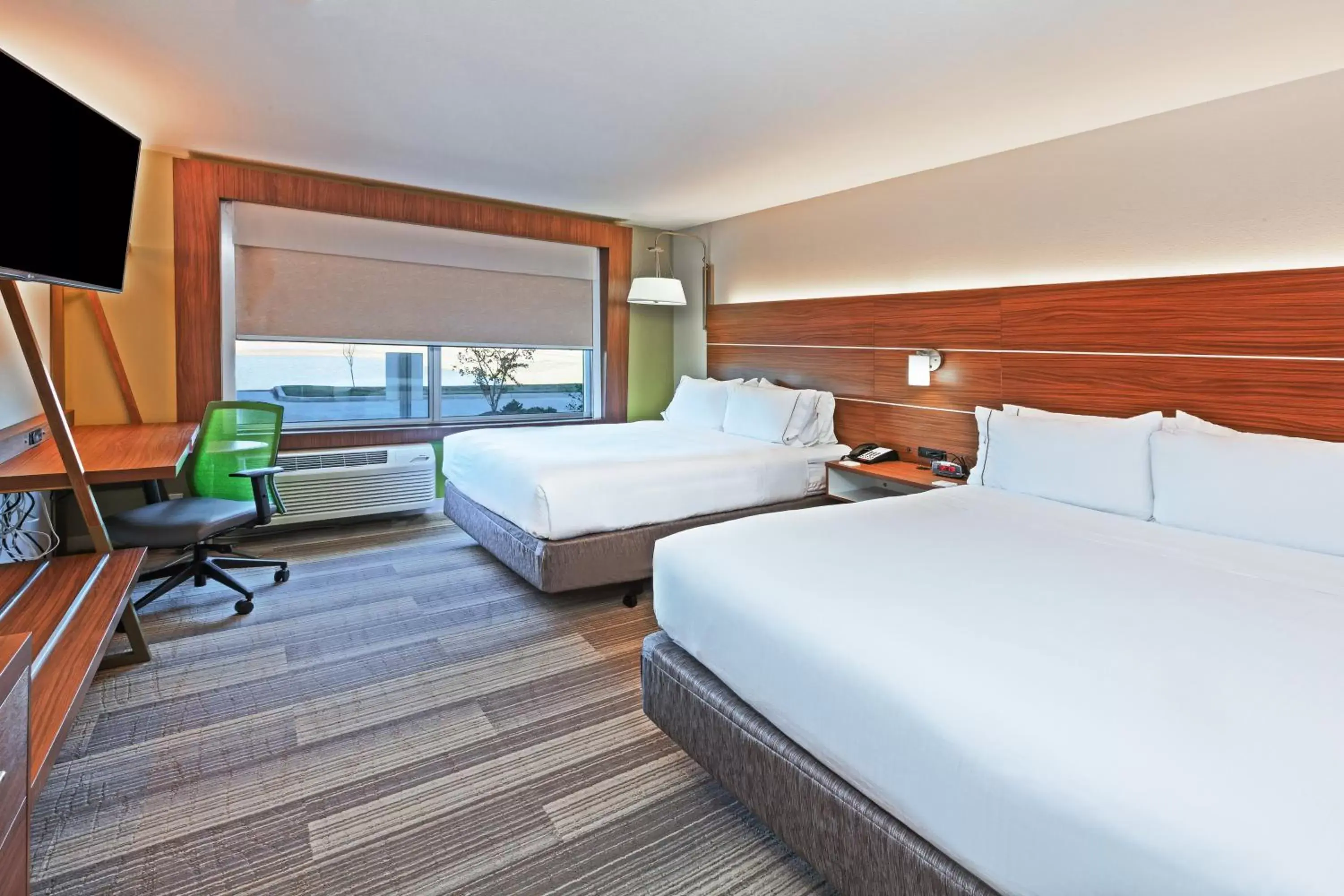 Photo of the whole room, Bed in Holiday Inn Express & Suites Tulsa West - Sand Springs, an IHG Hotel