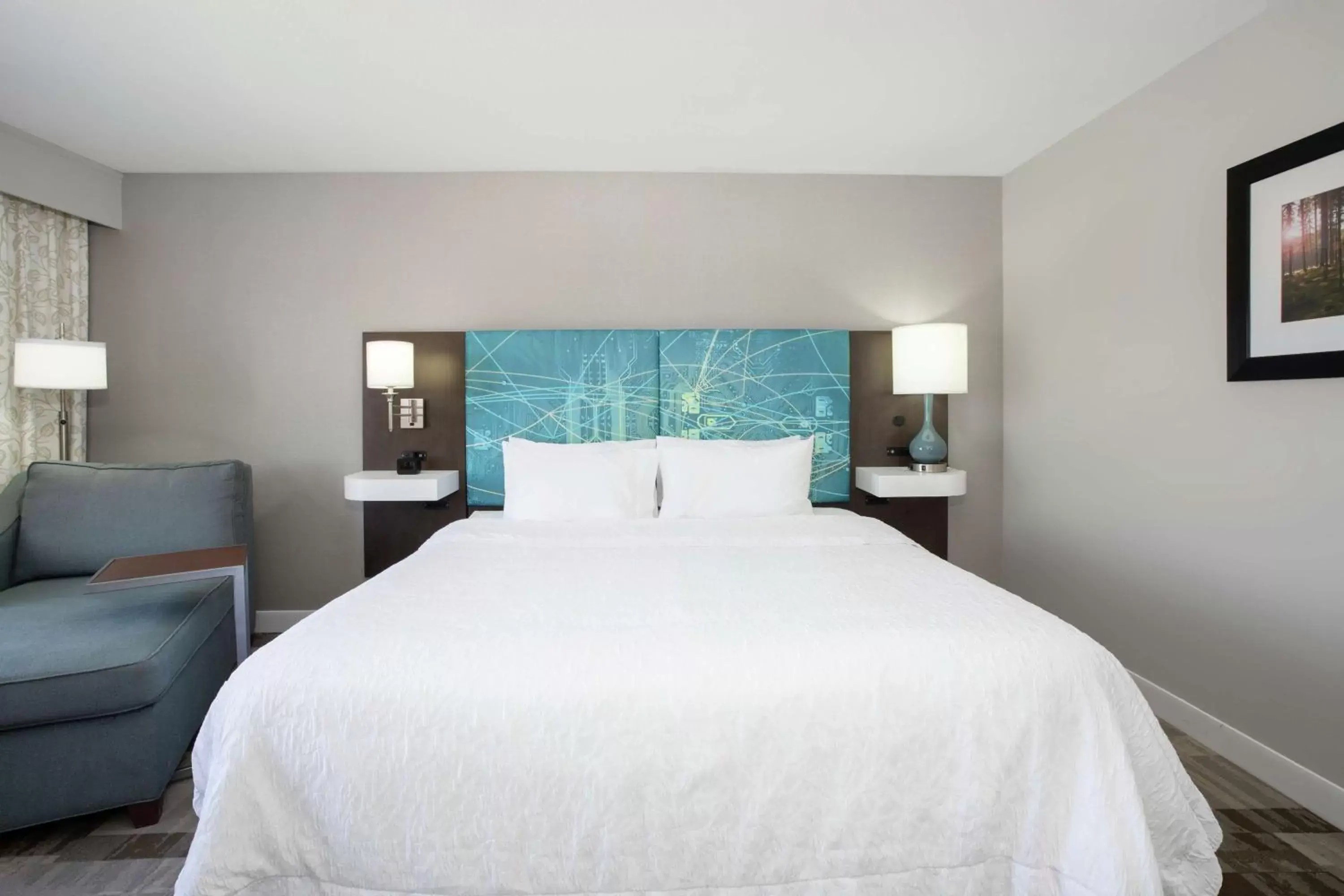 Living room, Bed in Hampton Inn Bellevue