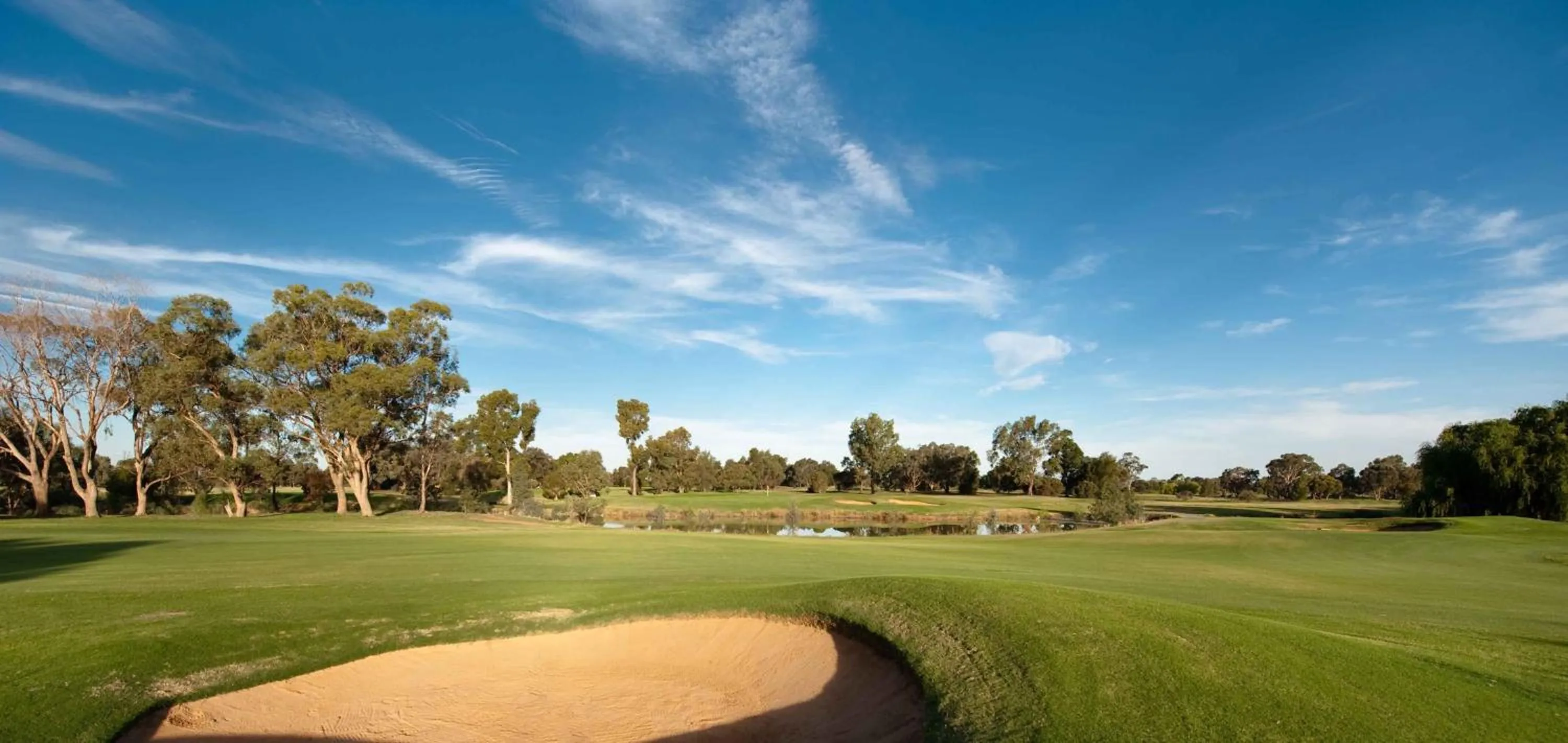 Golfcourse in Bridges on Meninya Motel & Apartments