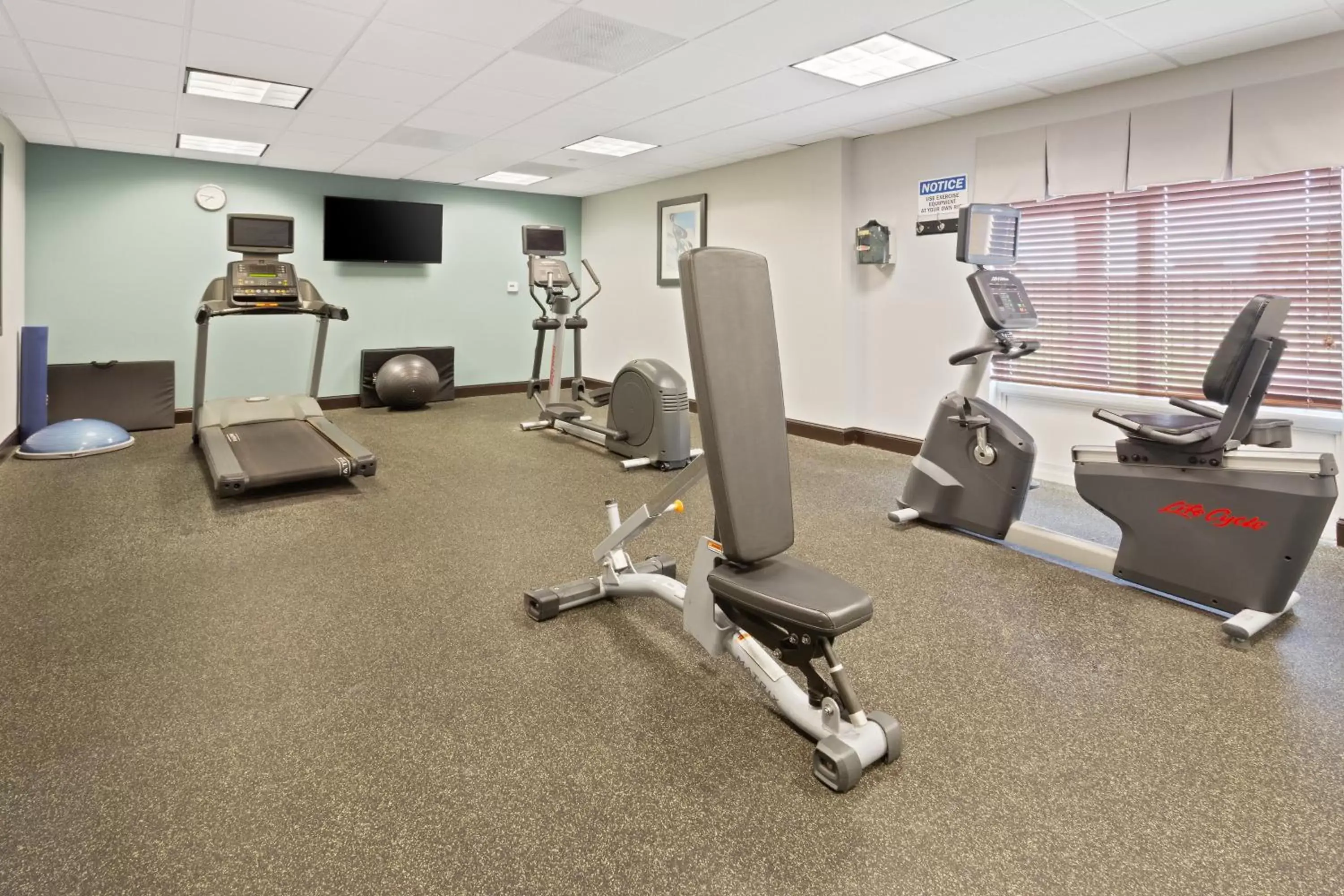 Spa and wellness centre/facilities, Fitness Center/Facilities in Holiday Inn Express Hotel & Suites Largo-Clearwater, an IHG Hotel