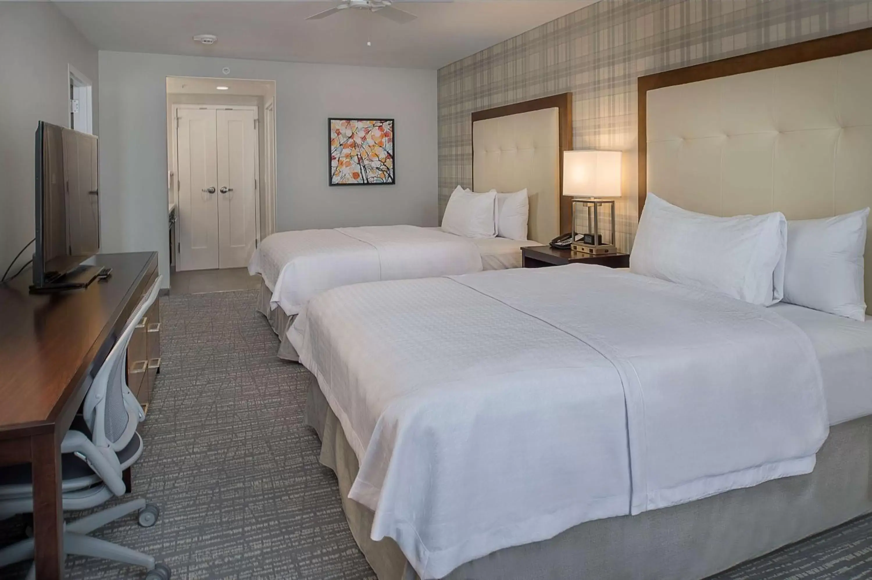 Bed in Homewood Suites by Hilton St. Louis Westport