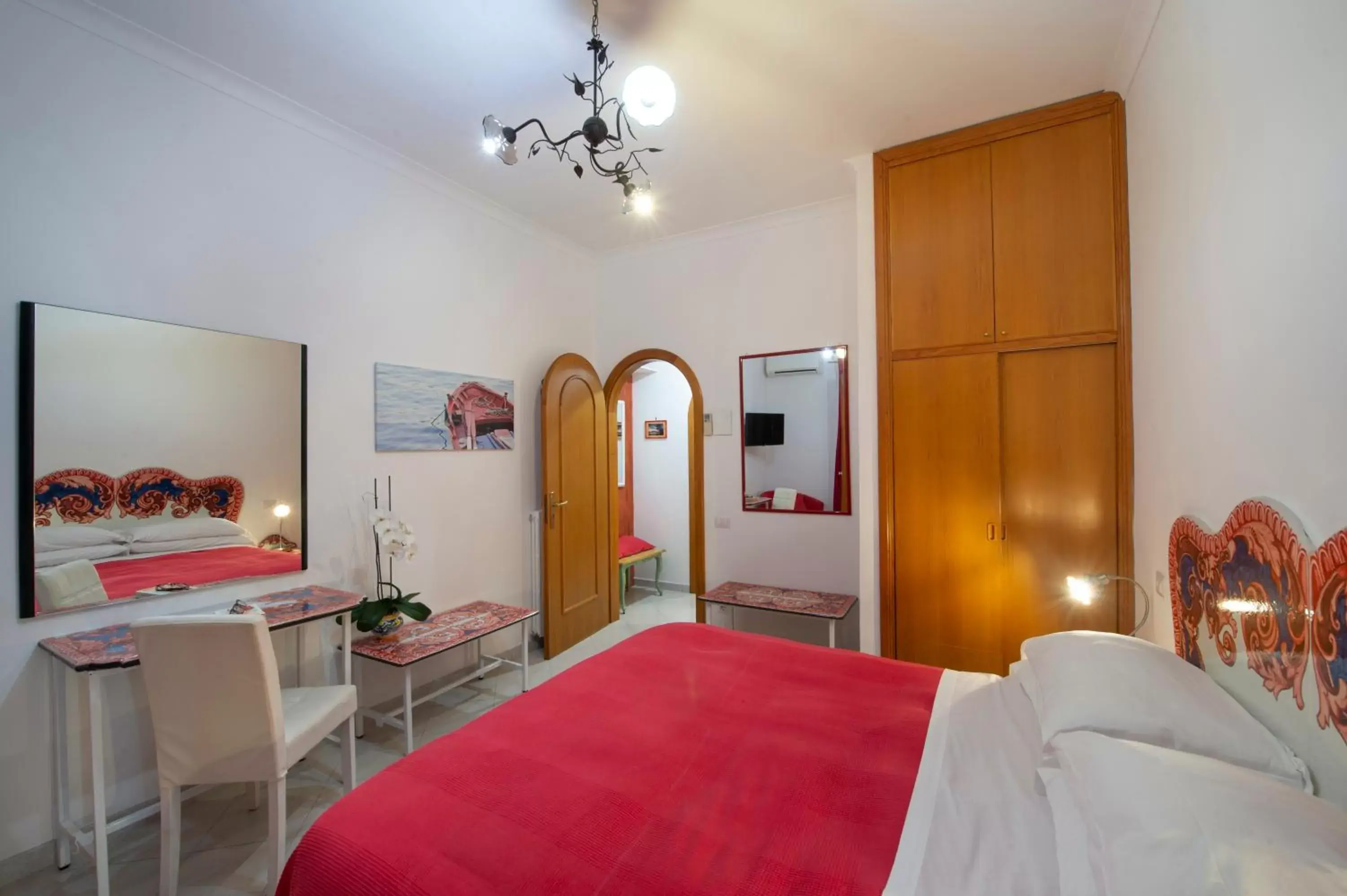 Photo of the whole room, Bed in Il Giardino Dei Limoni