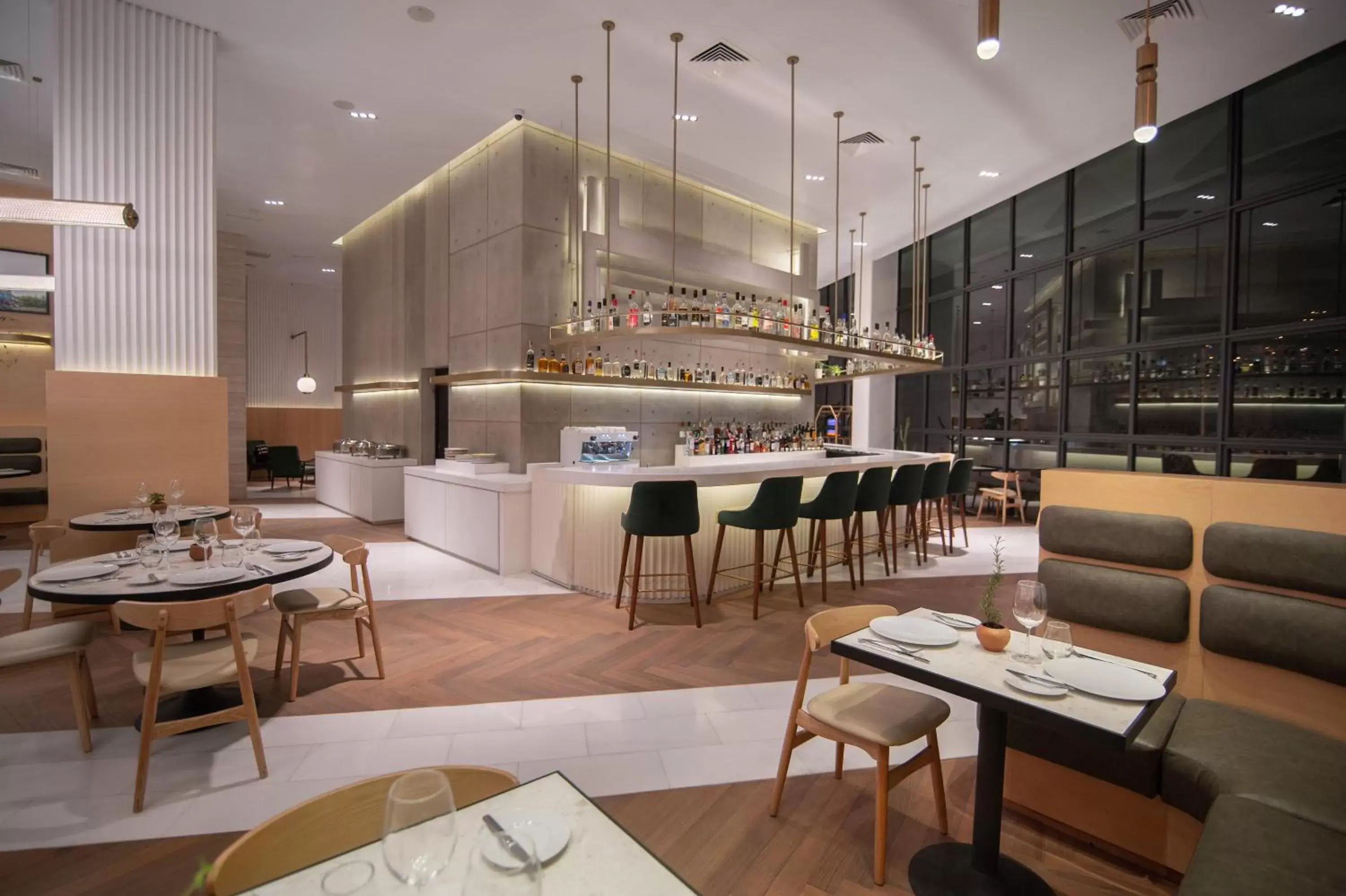 Restaurant/places to eat in Met Hotel Restaurant/places to eat in Met Hotel