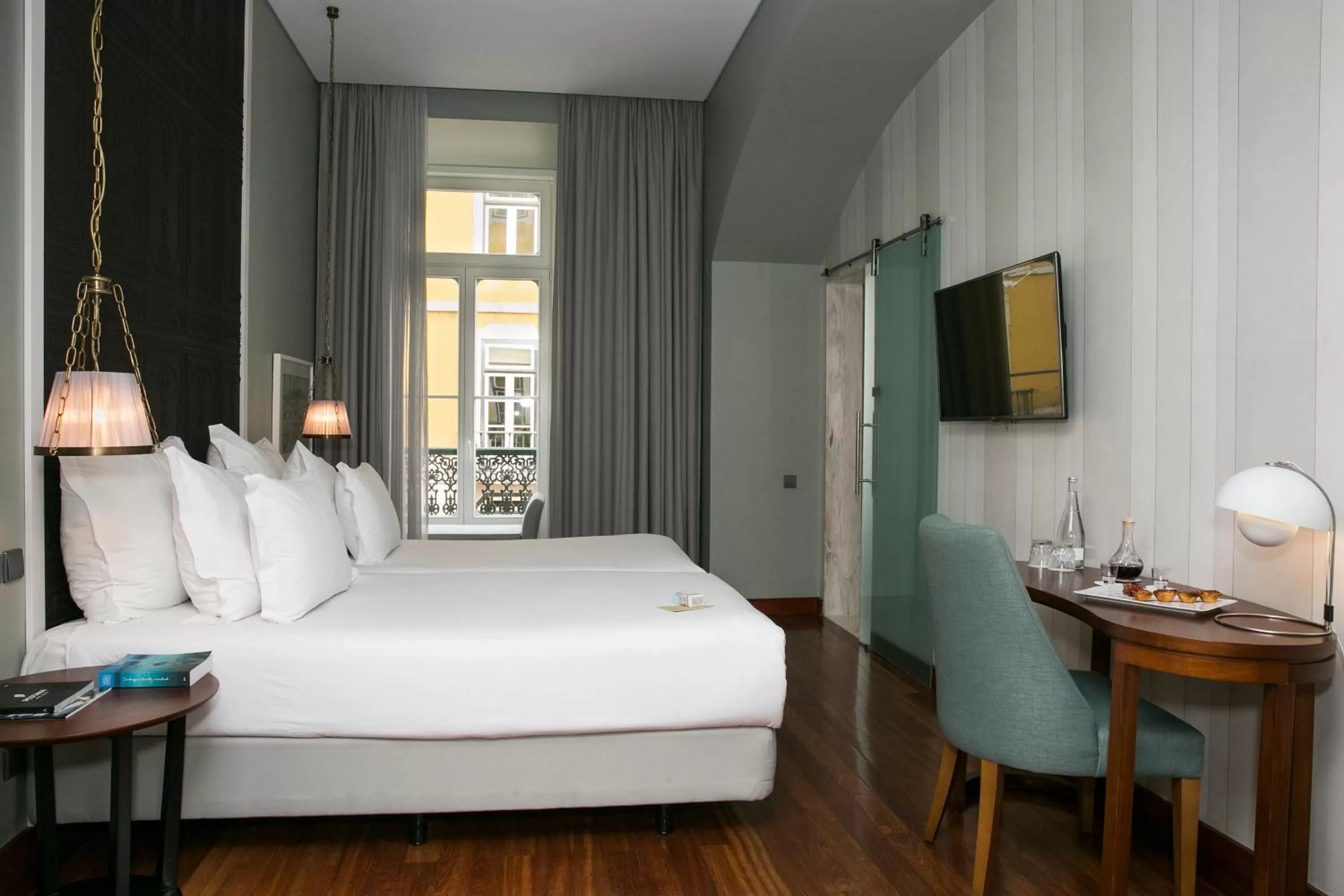 Bed in Pousada de Lisboa - Small Luxury Hotels Of The World