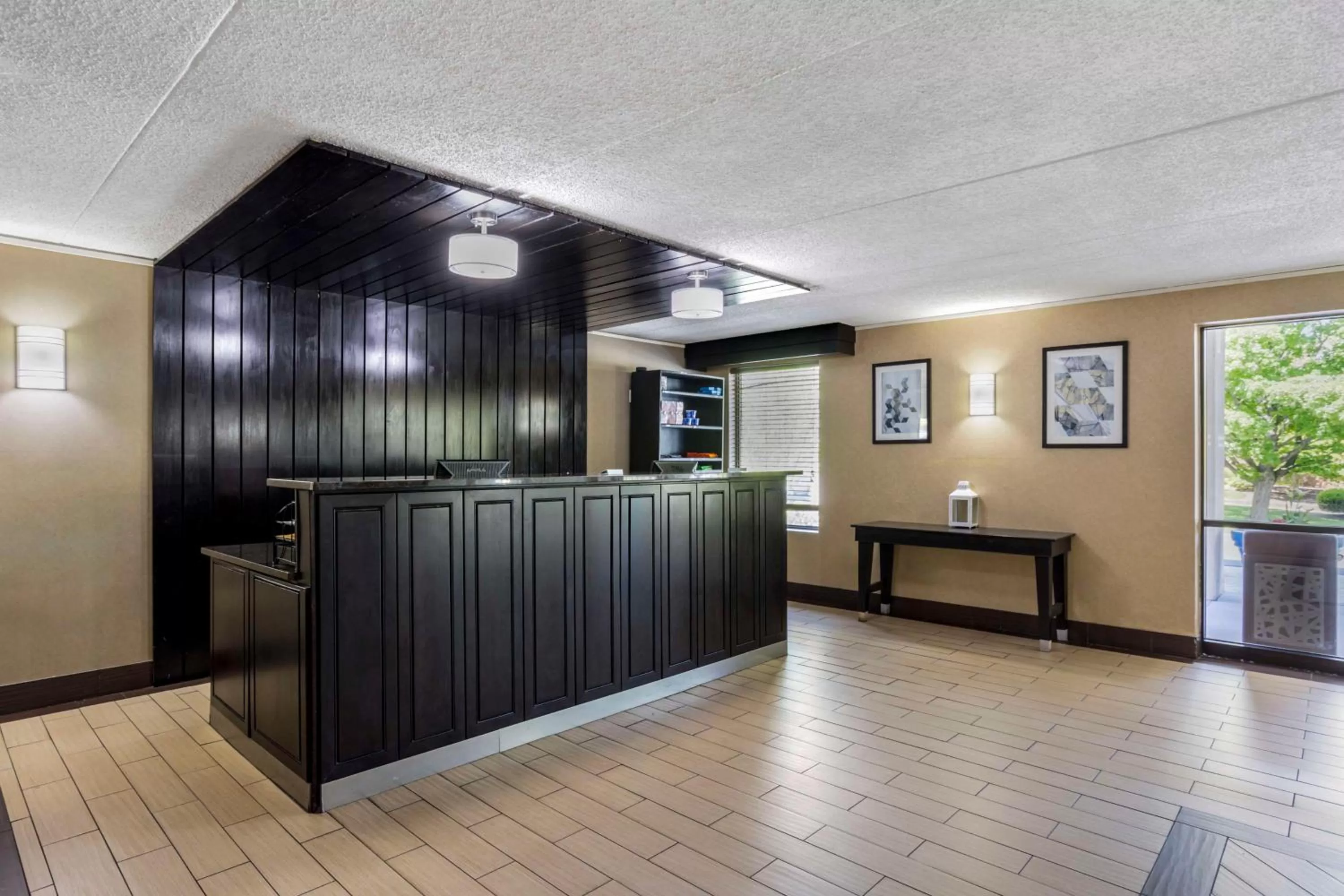 Lobby or reception in Best Western Harrisburg North Hotel