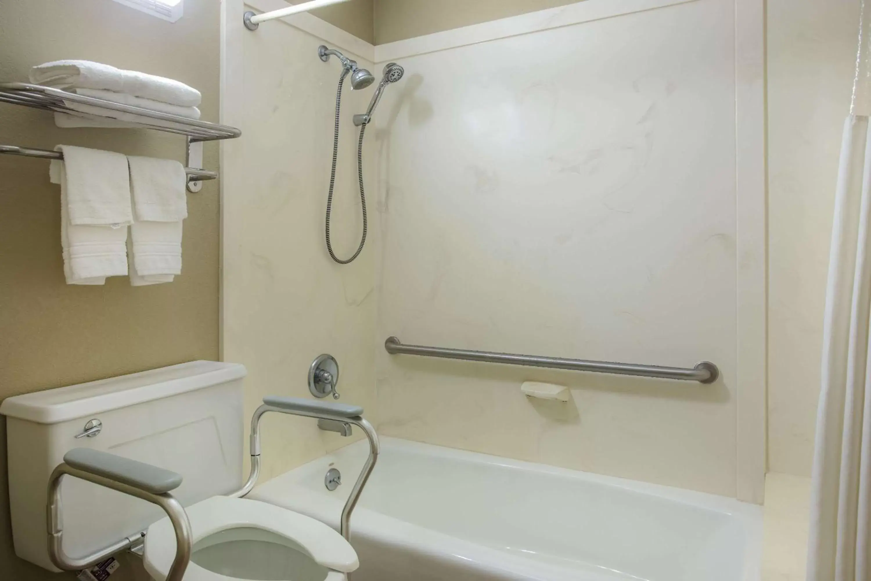 Photo of the whole room, Bathroom in Super 8 by Wyndham Paragould