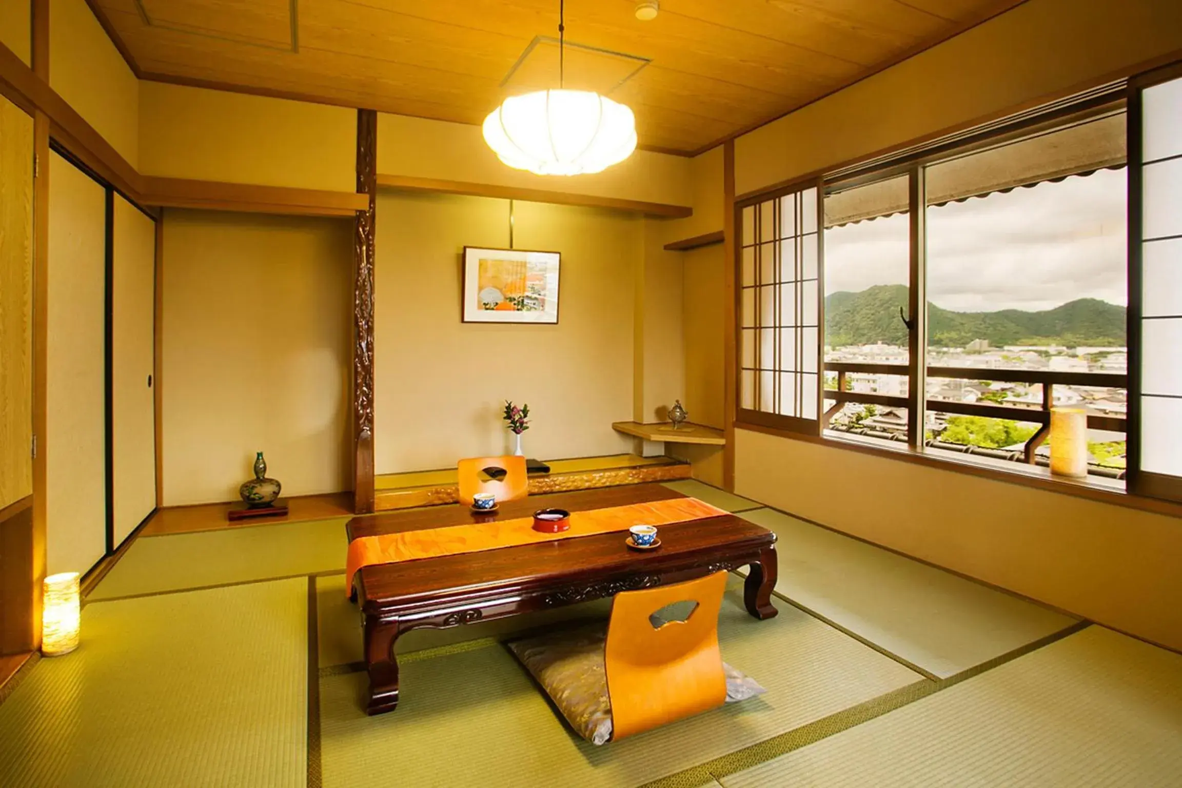 Photo of the whole room, Billiards in Ryokan Nishi-no-Miyabi Tokiwa