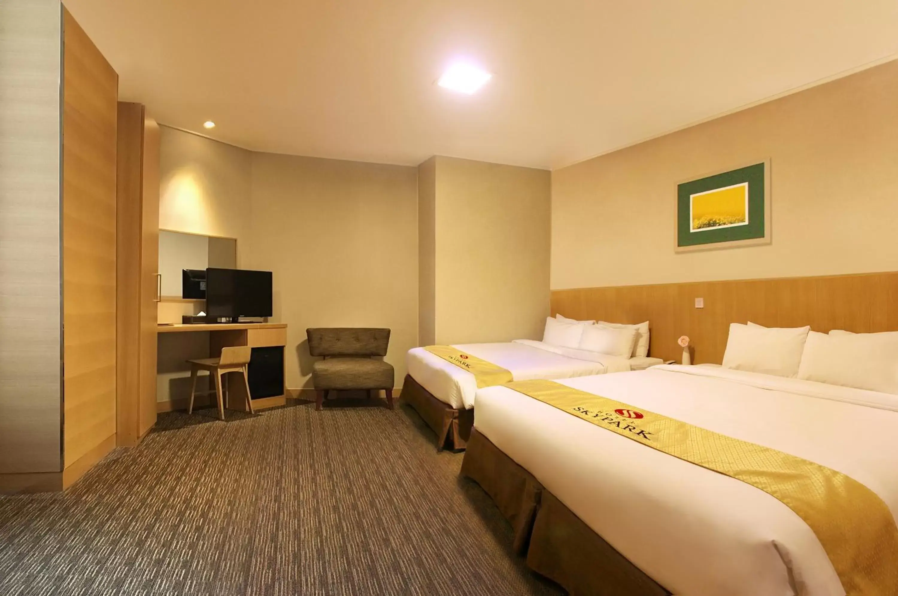 Bedroom, Bed in Hotel Skypark Central Myeongdong