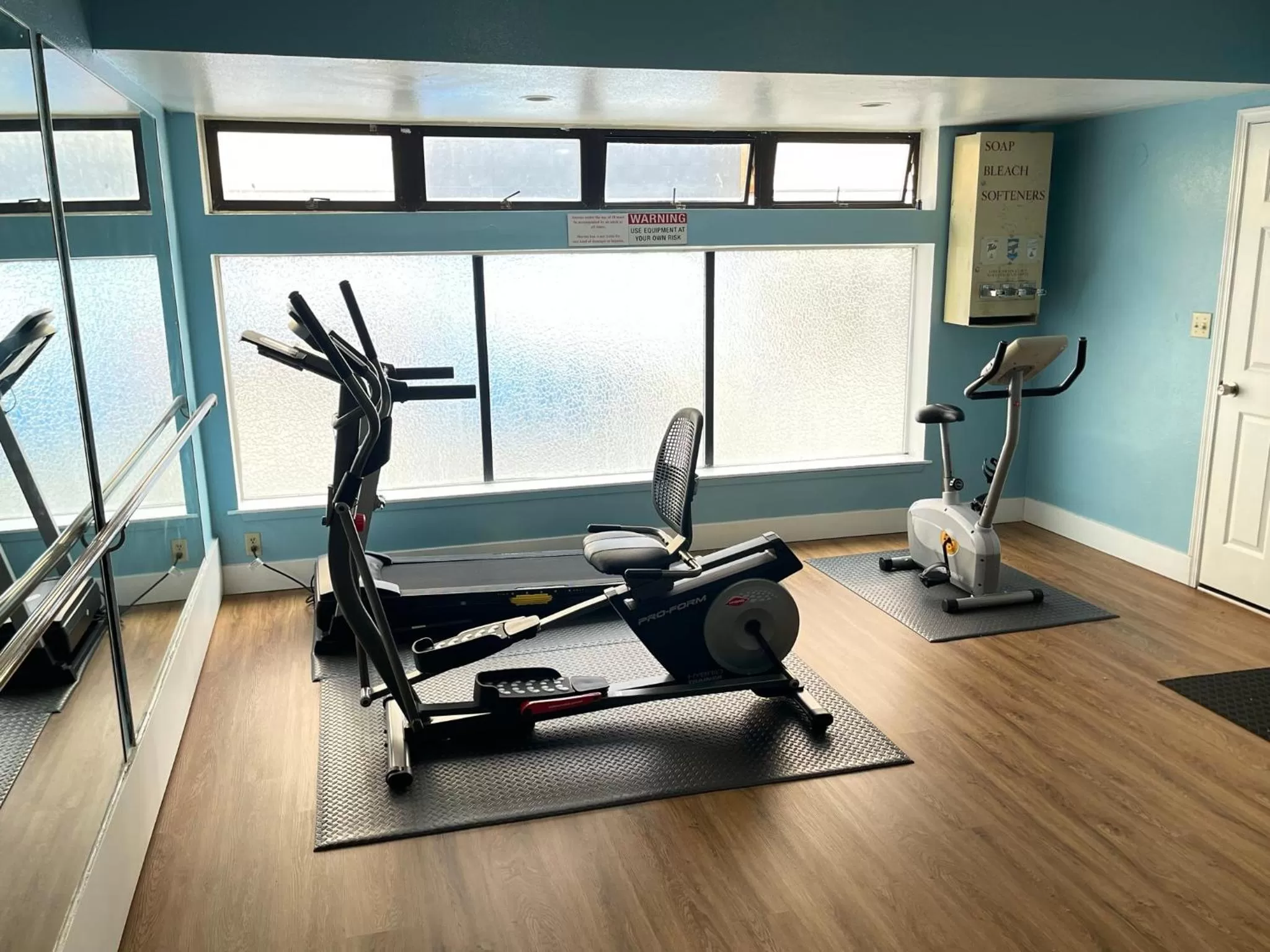 Fitness centre/facilities in Marina Inn Des Moines / SeaTac