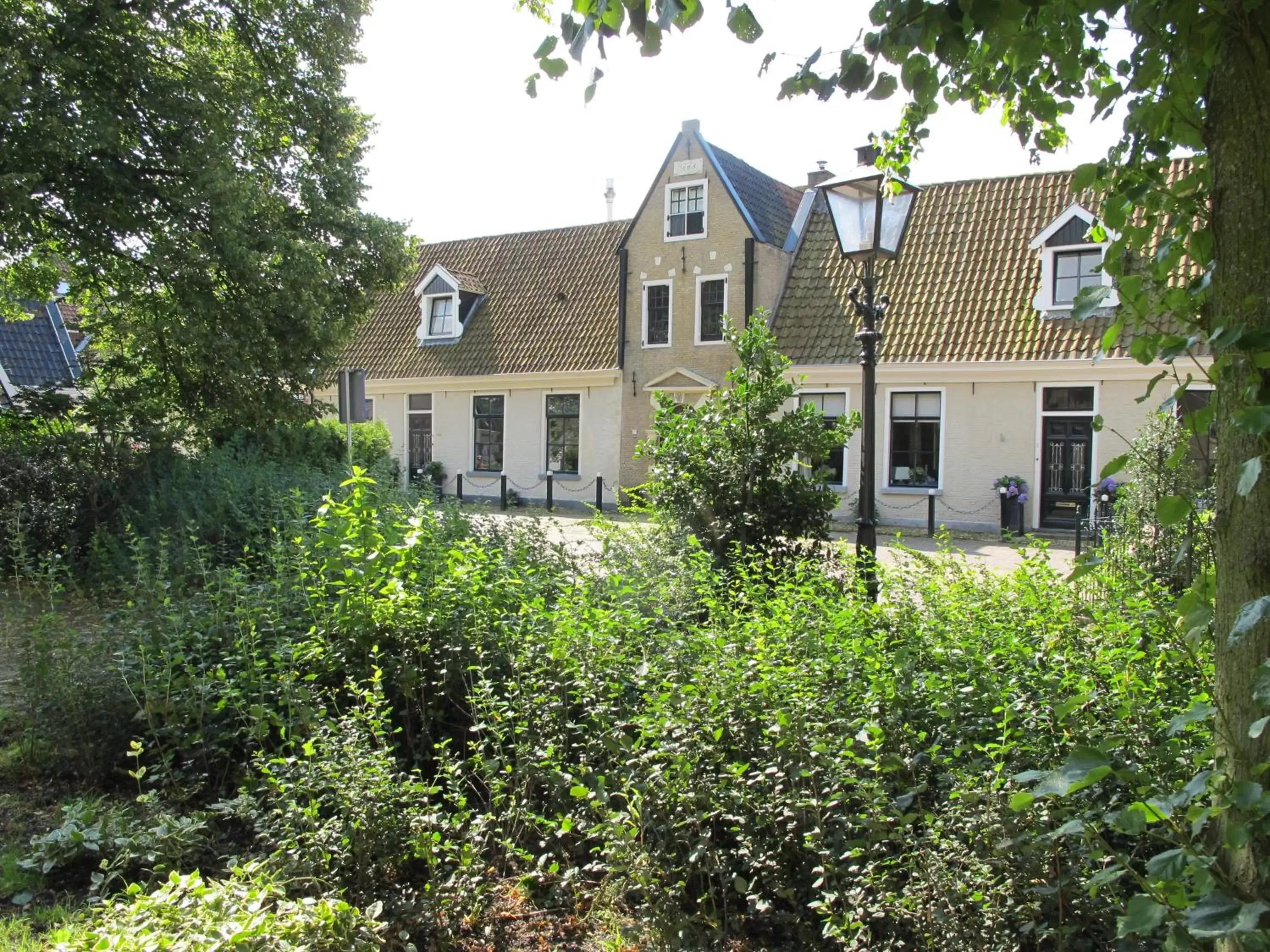 Facade/entrance, Property Building in De Thuiskamer in Grou als B&B of Vakantiehuis