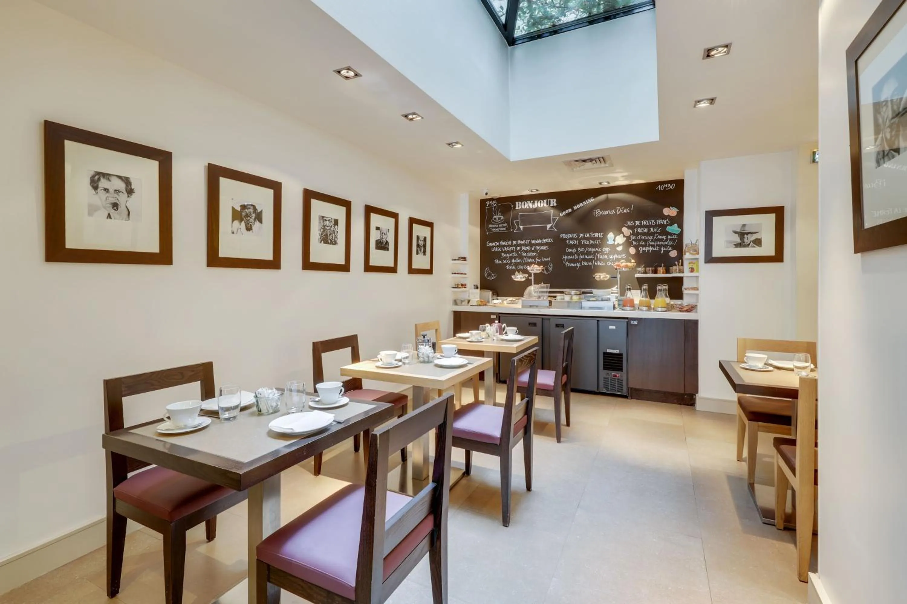 Restaurant/places to eat in Hotel Duret Paris Champs Elysées