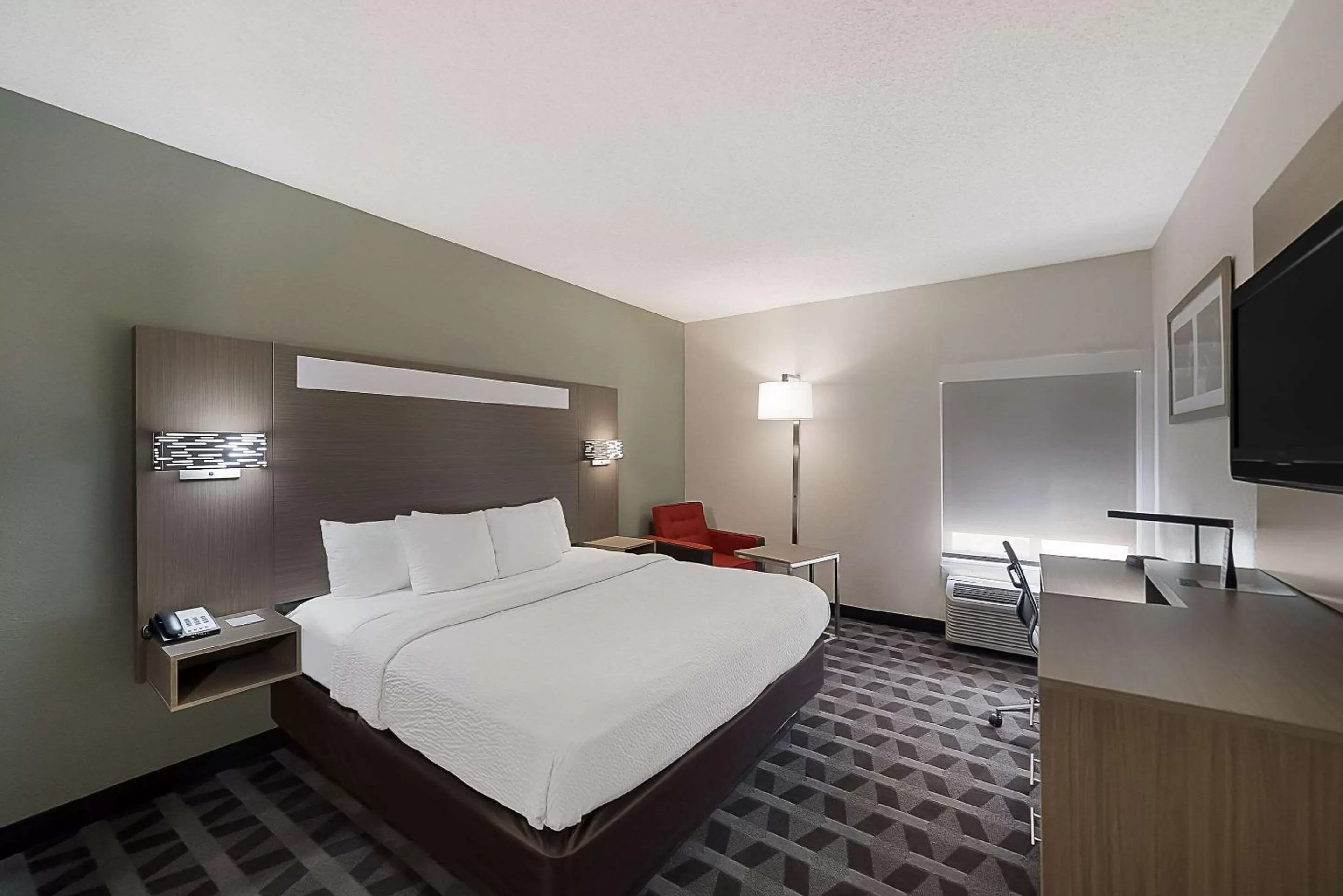 King Room - Non-Smoking in Quality Inn & Suites Irving DFW Airport South
