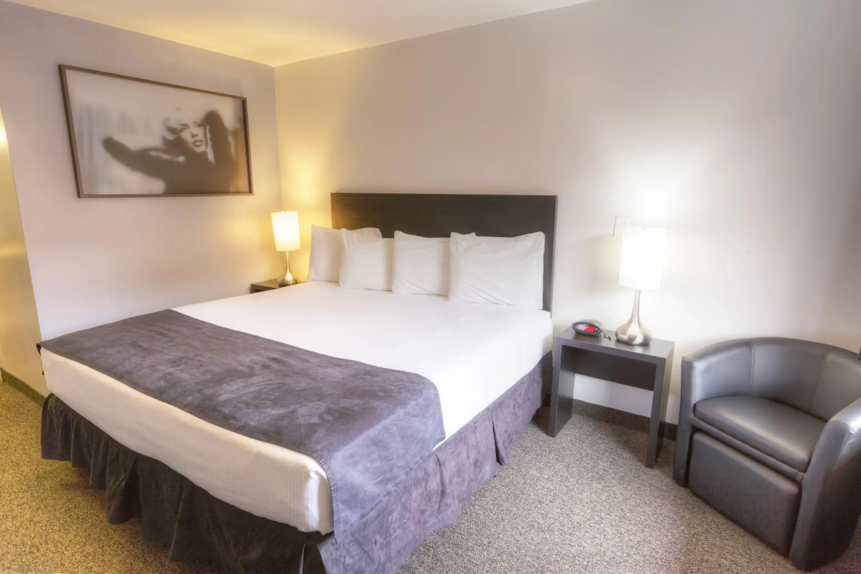 Bed in Hotel Ruby Bed in Hotel Ruby