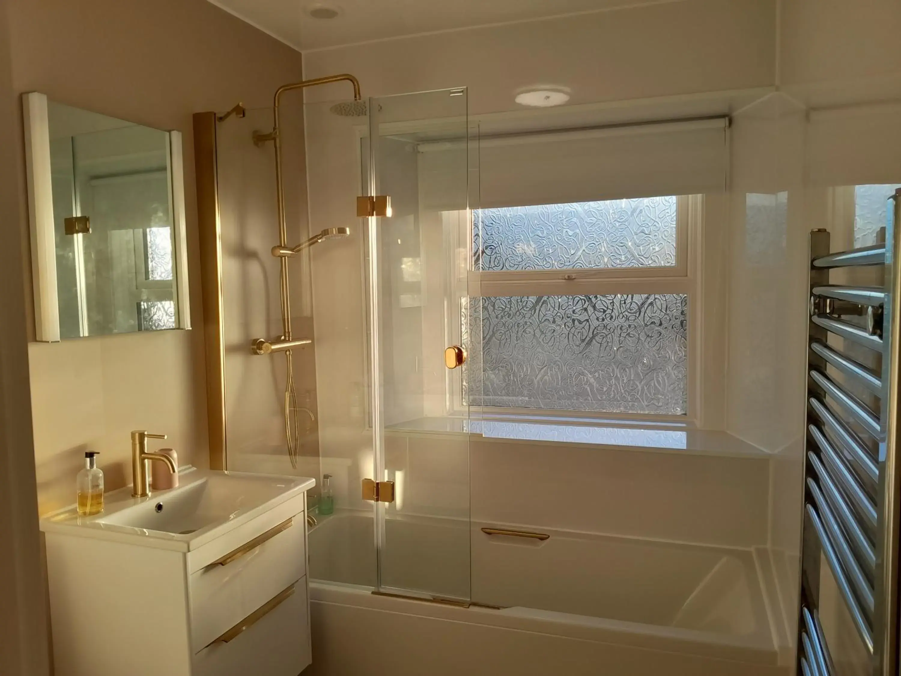 Shower, Bathroom in The White House Guest House