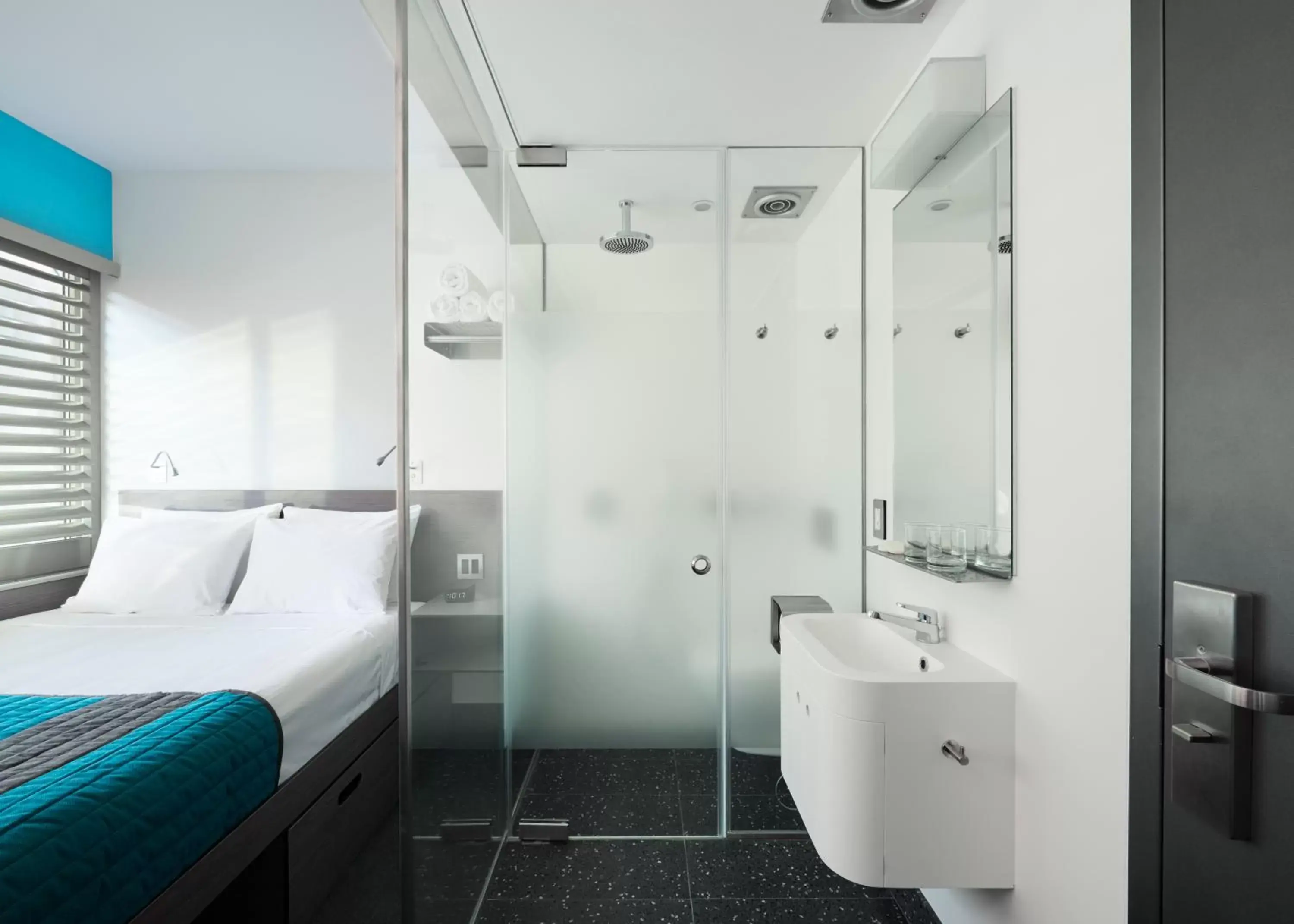 Bed, Bathroom in Pod Brooklyn