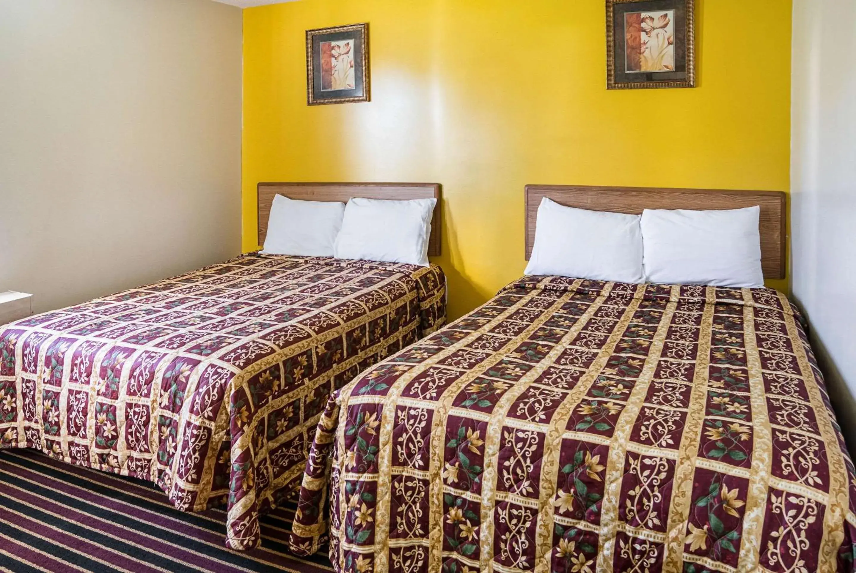 Photo of the whole room, Bed in Rodeway Inn & Suites Austin