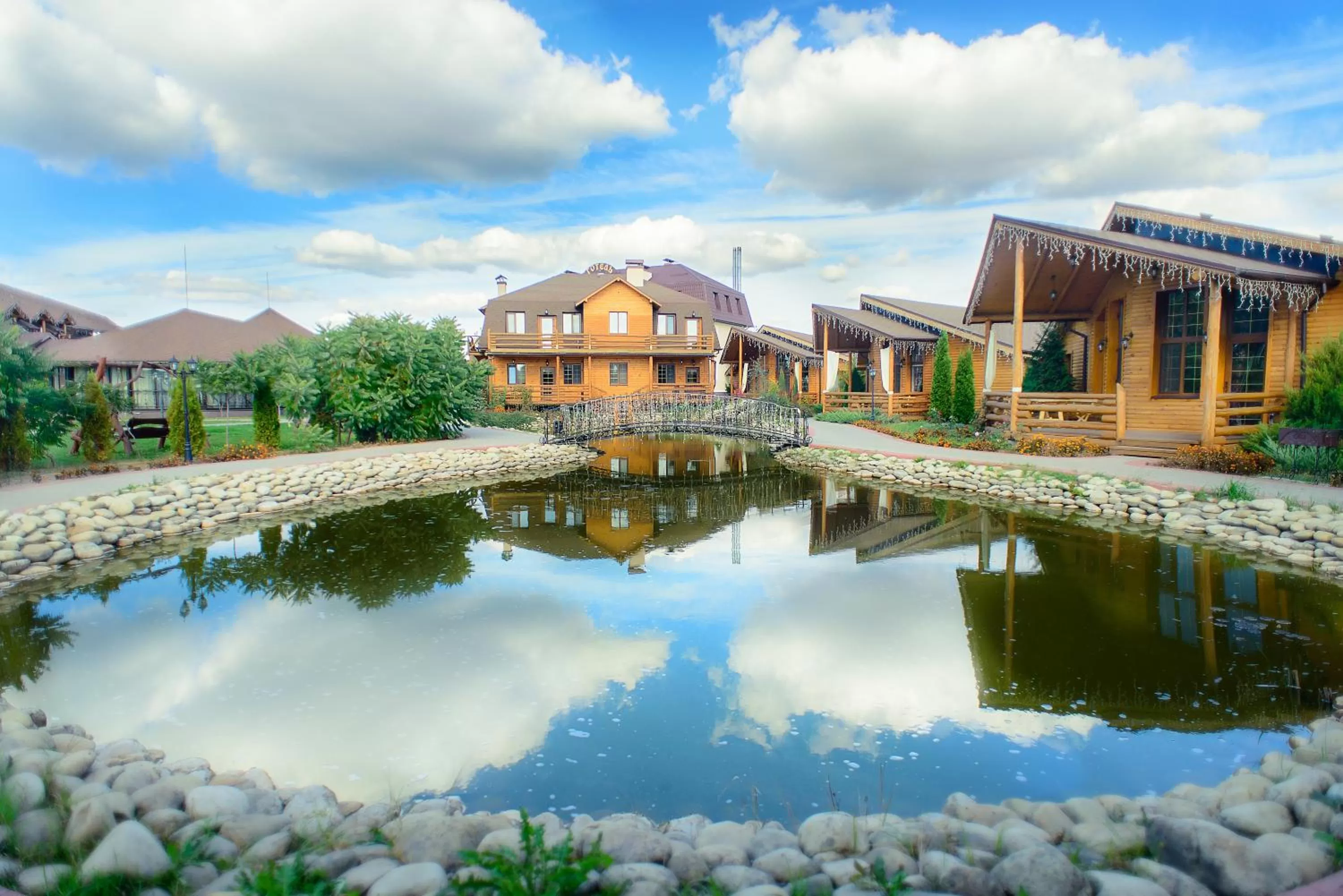 Lake view, Swimming Pool in Petrovskyi Brovar