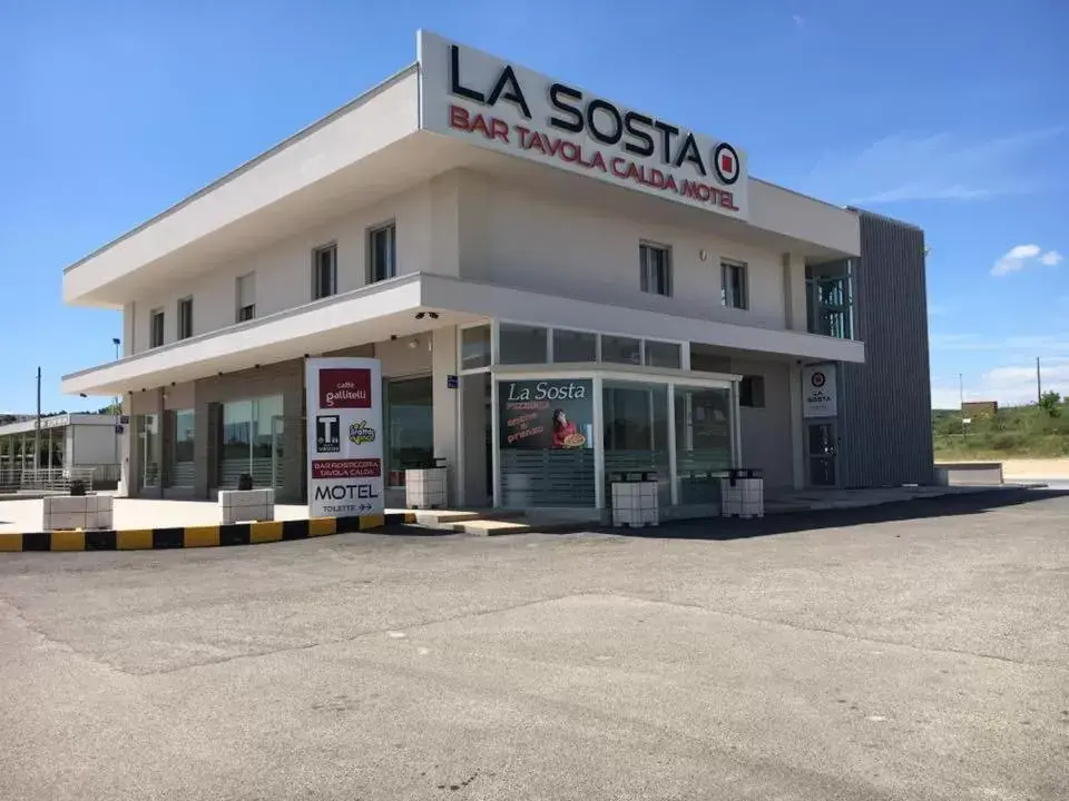 Property Building in La Sosta Motel Tavola Calda