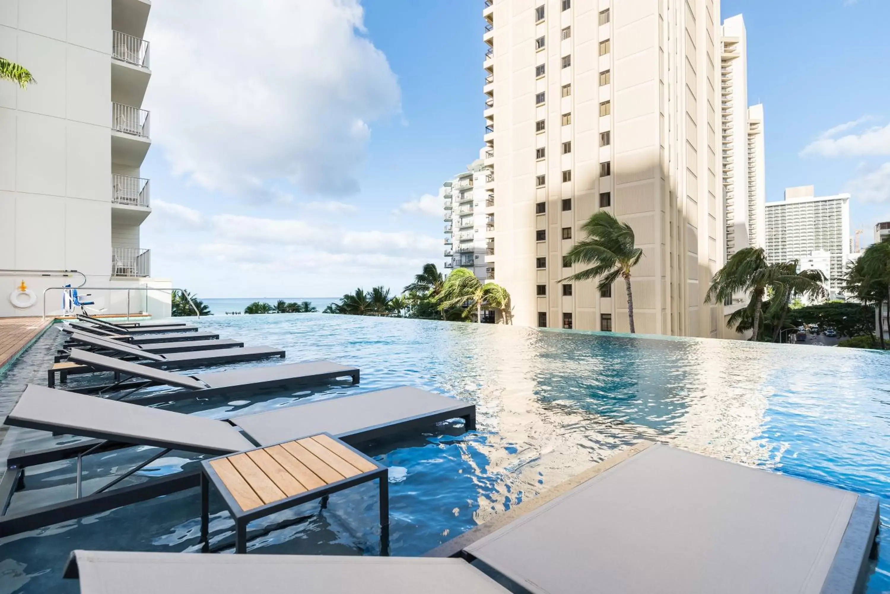 Sea view, Swimming Pool in 'Alohilani Resort Waikiki Beach