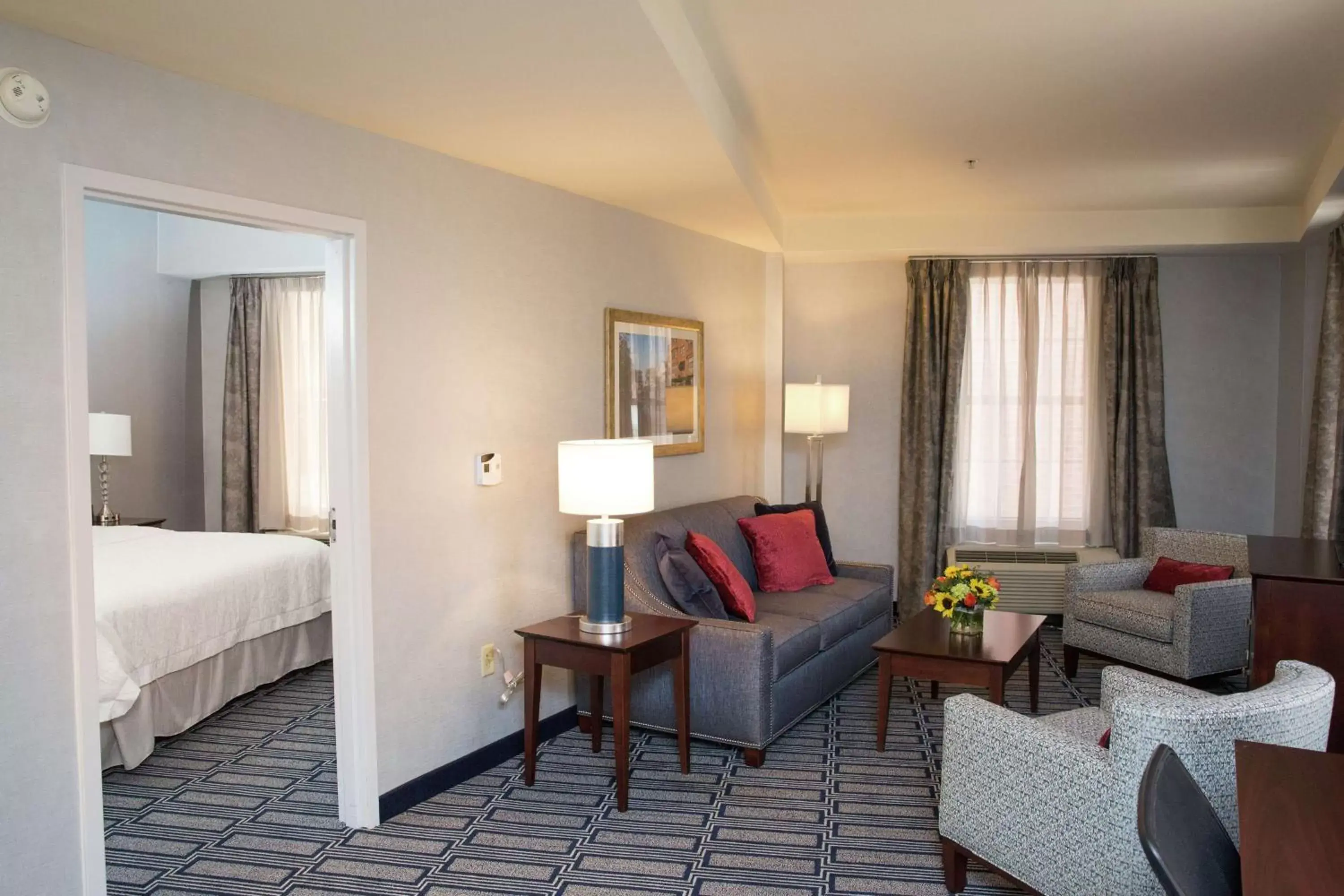 Living room, Bed in Hampton Inn & Suites Providence Downtown Living room, Bed in Hampton Inn & Suites Providence Downtown