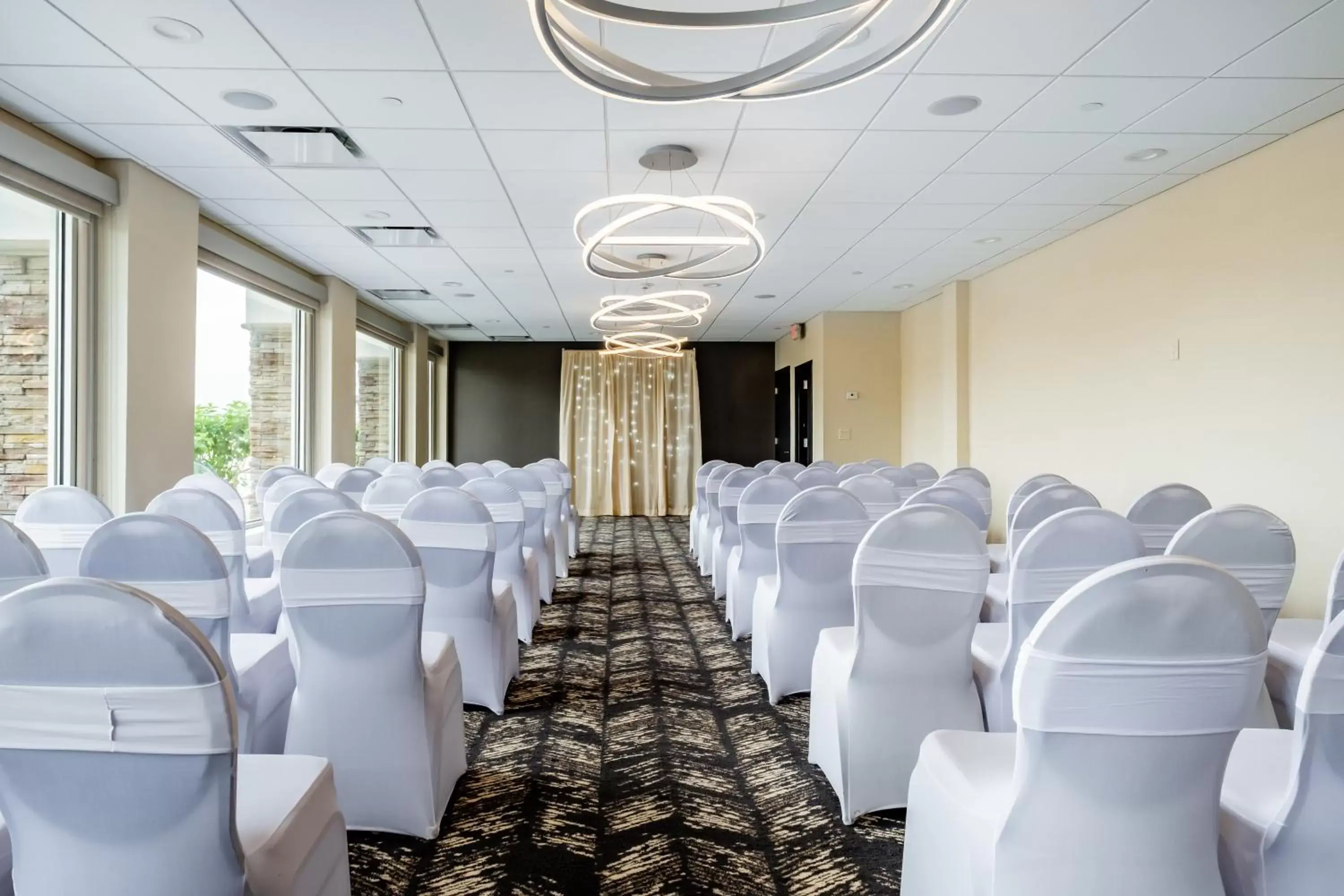 Banquet/Function facilities, Banquet Facilities in Holiday Inn Grand Haven-Spring Lake, an IHG Hotel