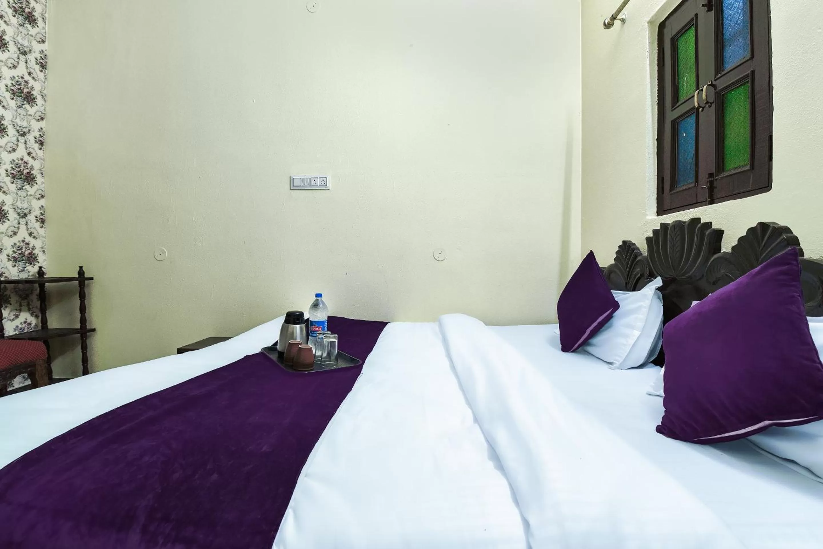 Bed in The Maurvi Inn