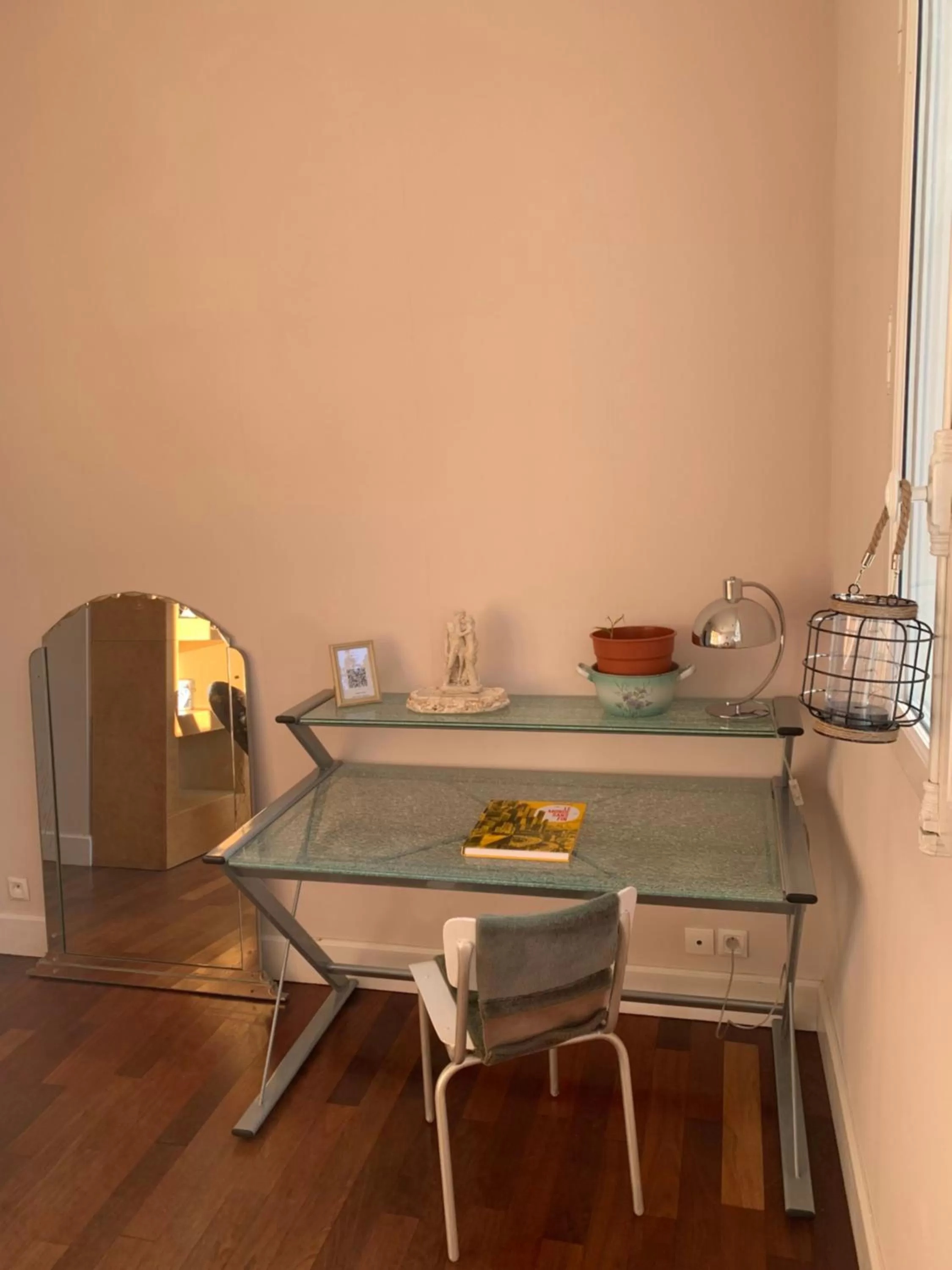 Seating area, Dining Area in Suite privative Abella - Aile de maison bourgeoise