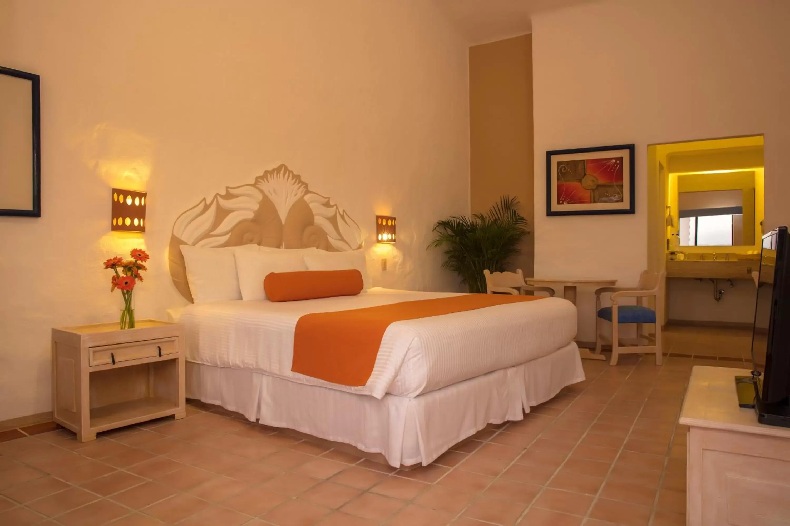Photo of the whole room, Bed in Flamingo Vallarta Hotel & Marina