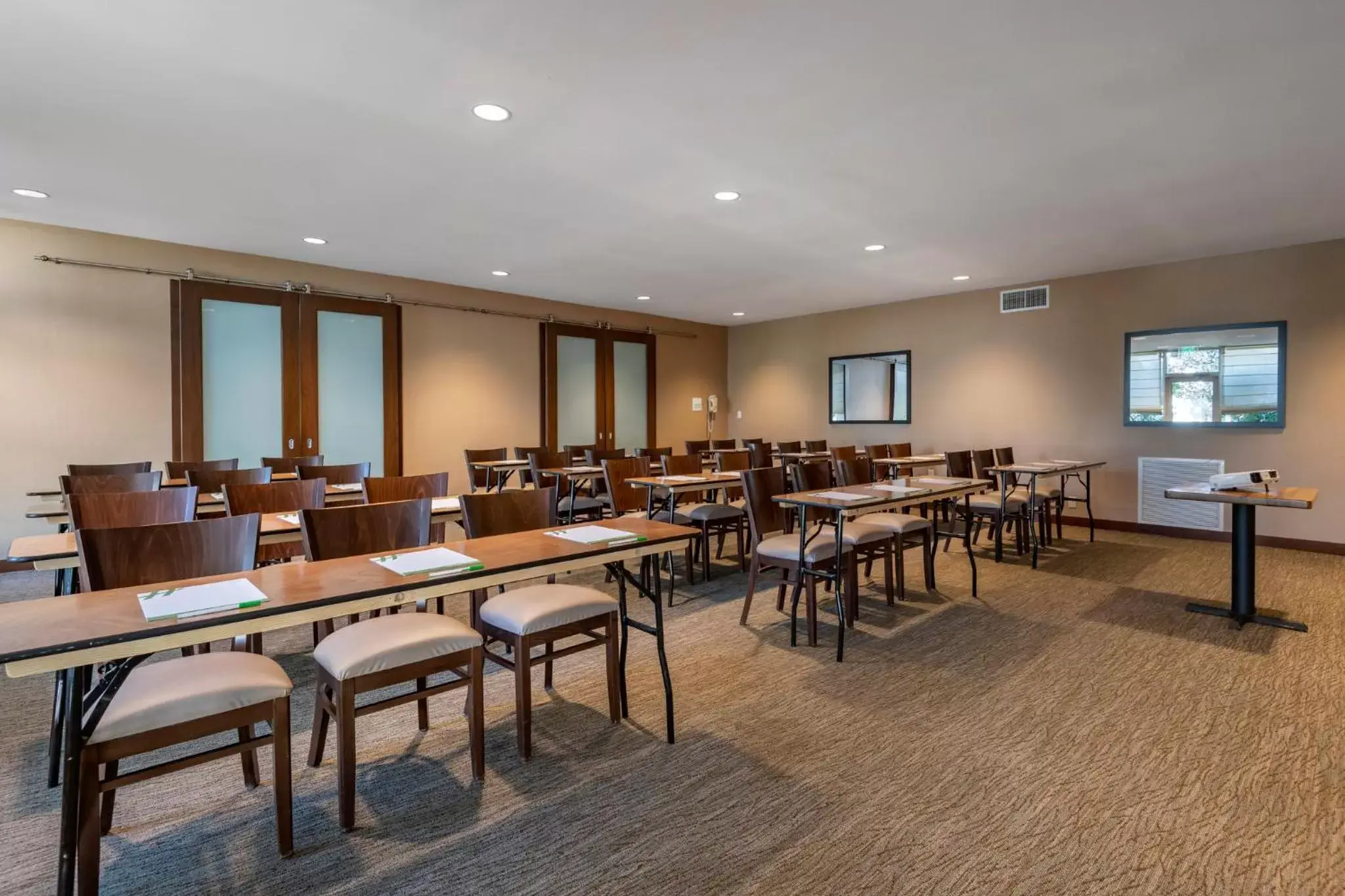 Meeting/conference room in Holiday Inn Bangor, an IHG Hotel