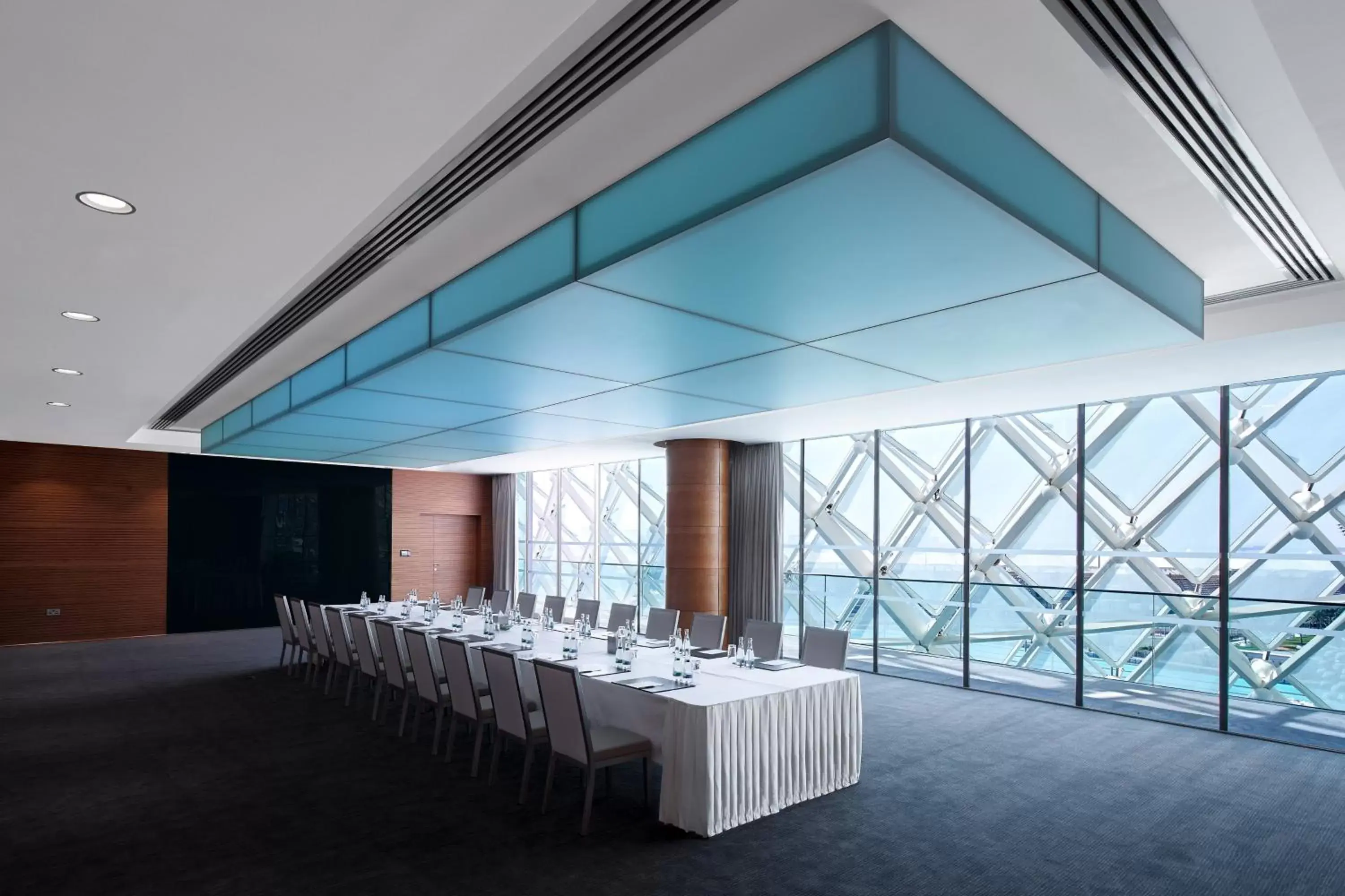 Meeting/conference room in W Abu Dhabi - Yas Island