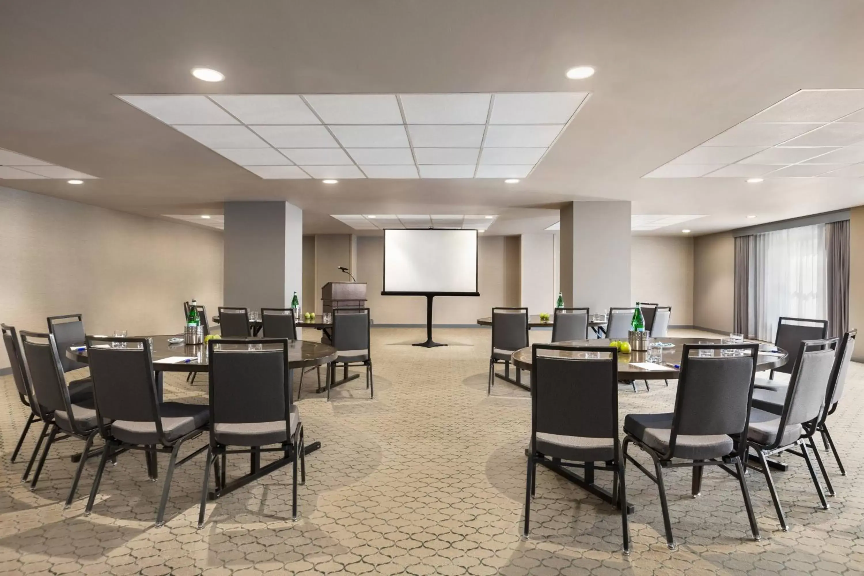 Meeting/conference room in Hotel Northland, Autograph Collection