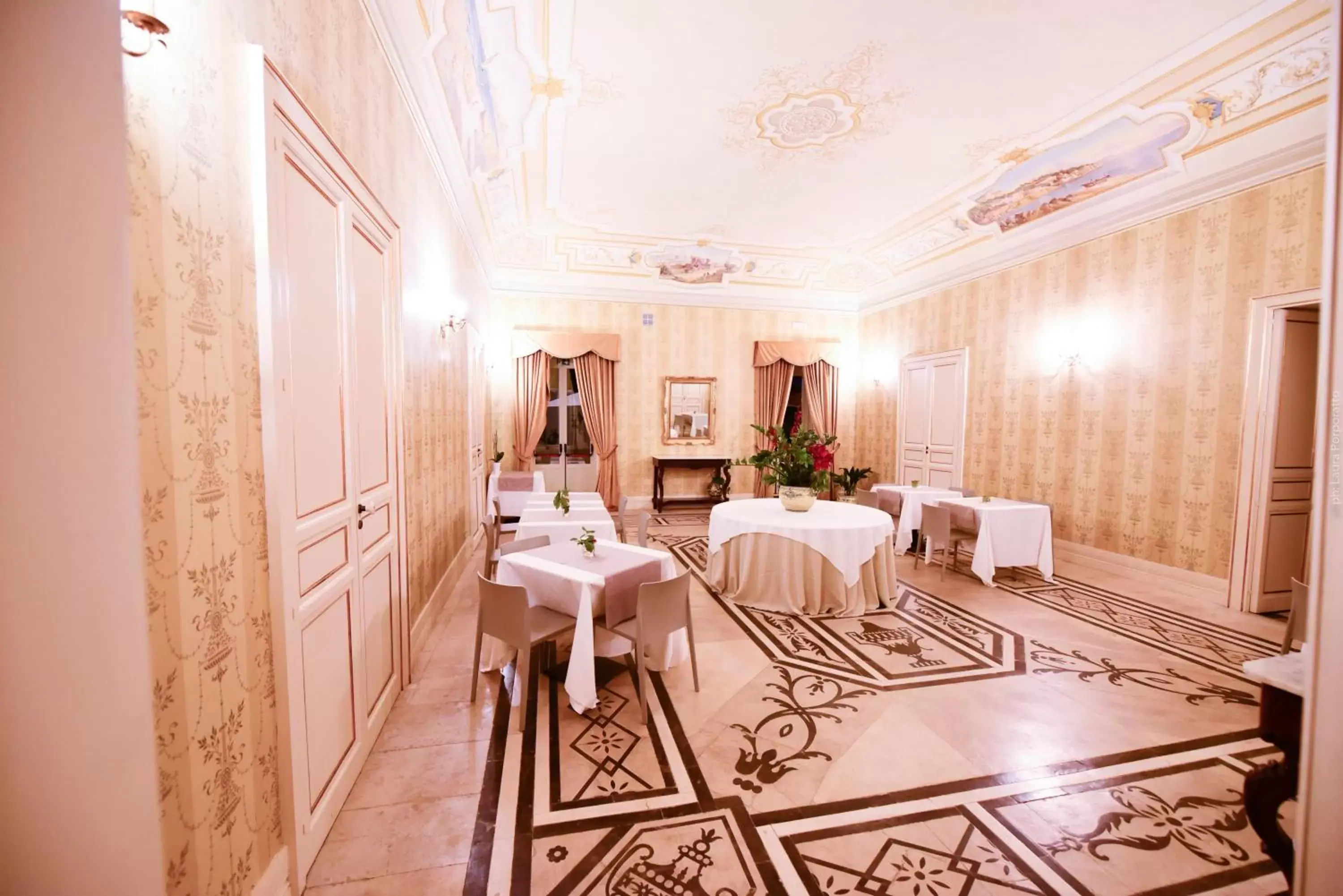 Living room, Dining Area in Villa Del Lauro