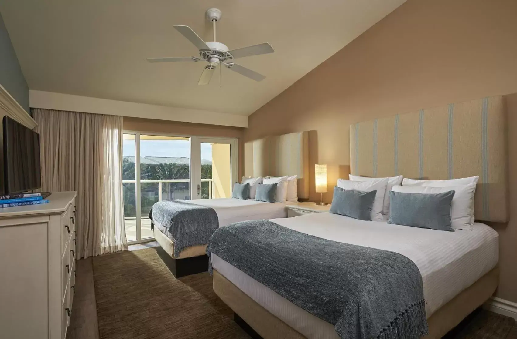 Three-Bedroom Suite with Gulf View in Edgewater Beach Hotel