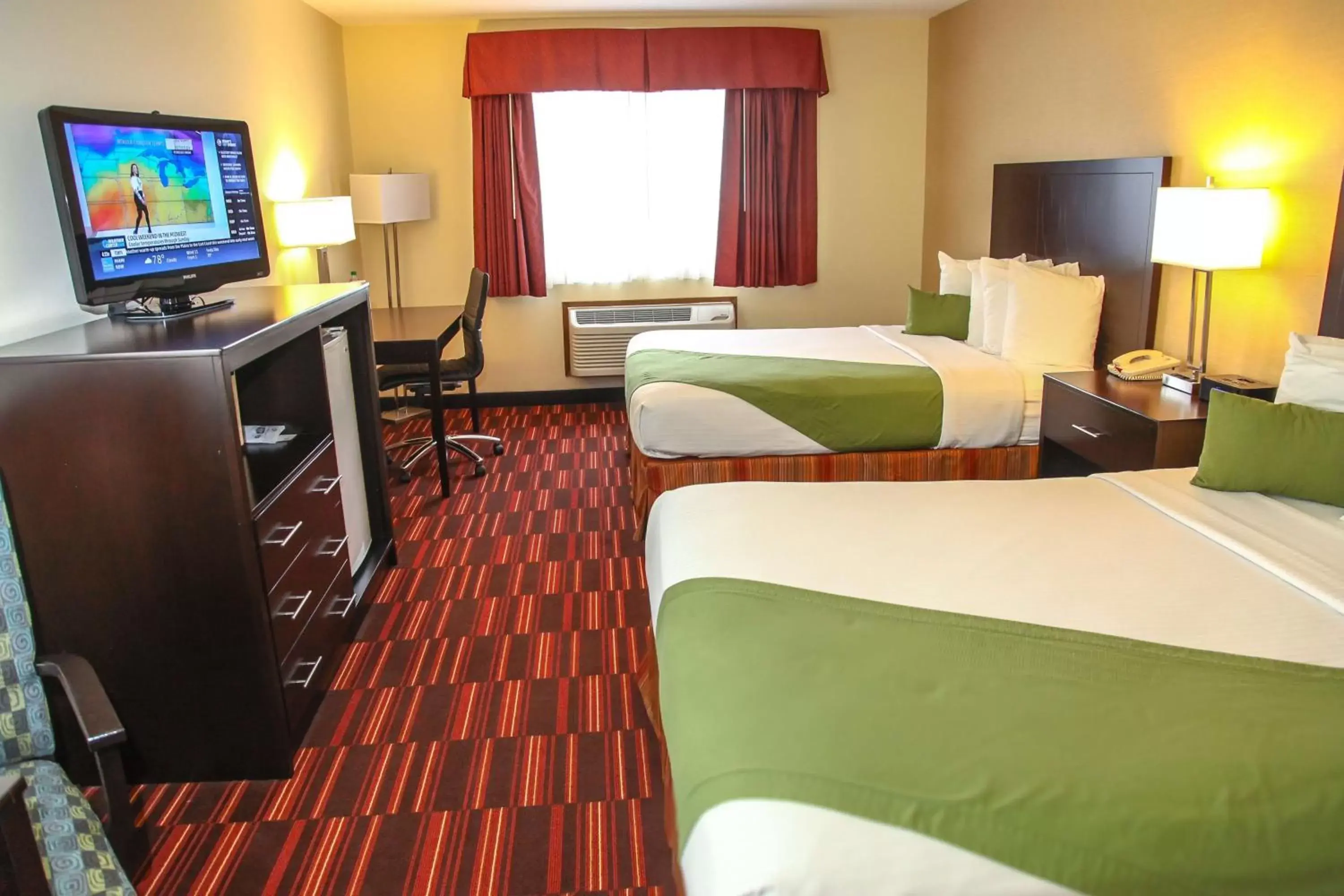 Photo of the whole room, Bed in Best Western Hermiston Inn