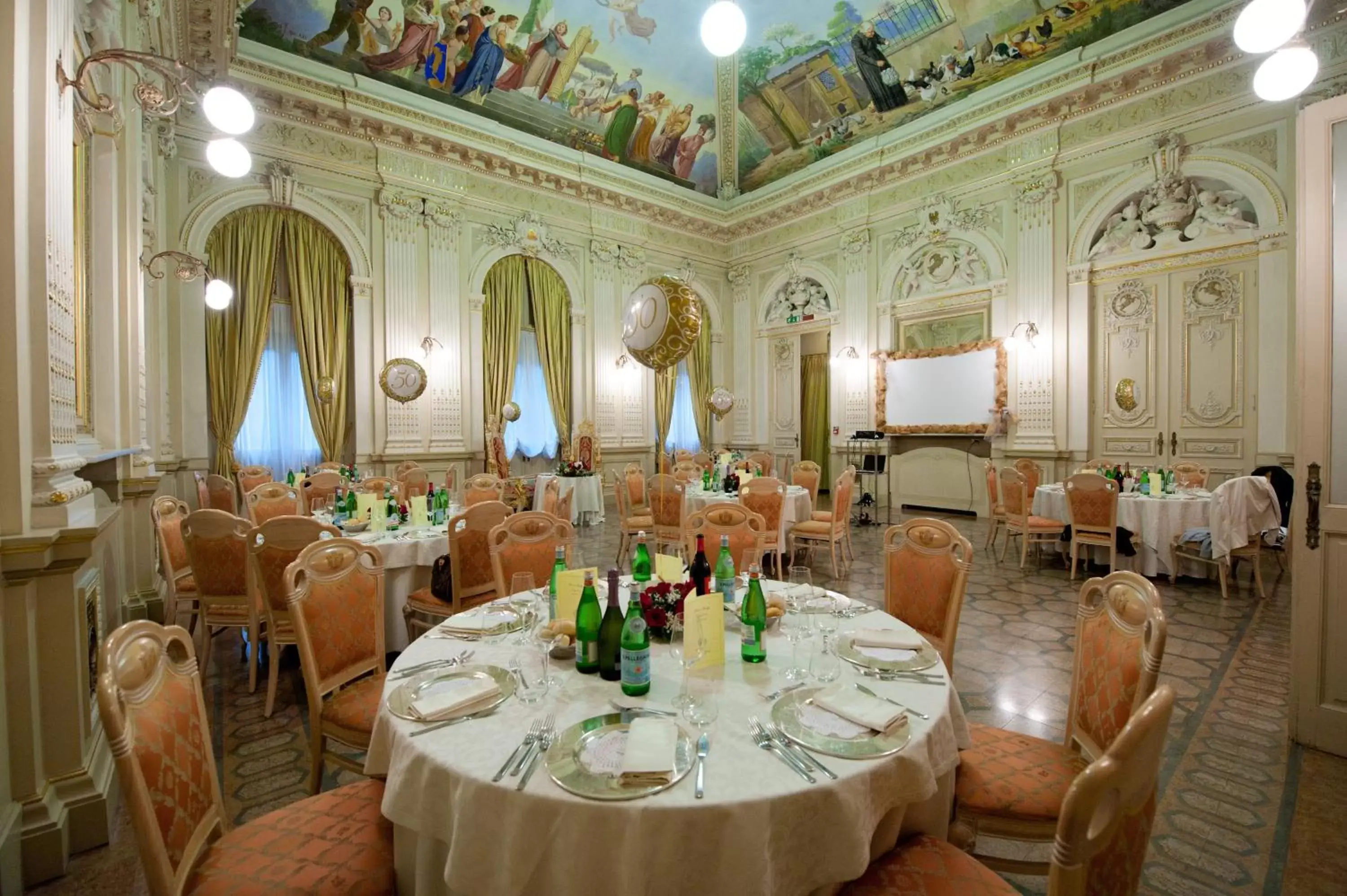Restaurant/Places to Eat in Hotel Villa Malpensa