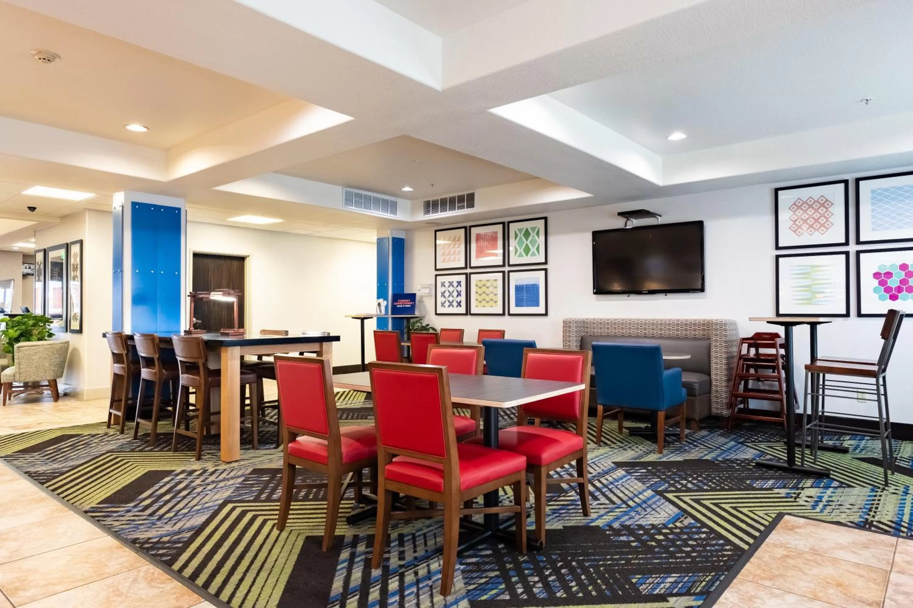 Breakfast in Holiday Inn Express Hotel & Suites Evanston by IHG