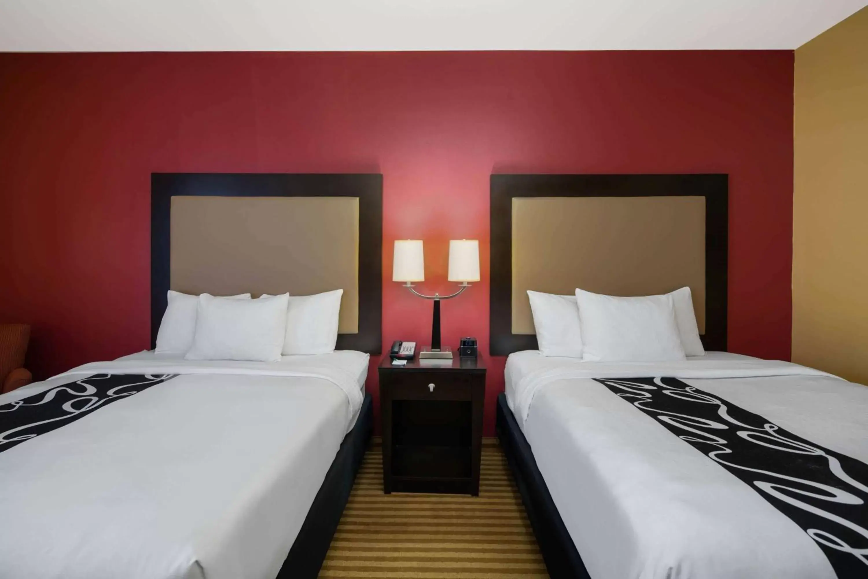 Photo of the whole room, Bed in La Quinta by Wyndham Atlanta Union City