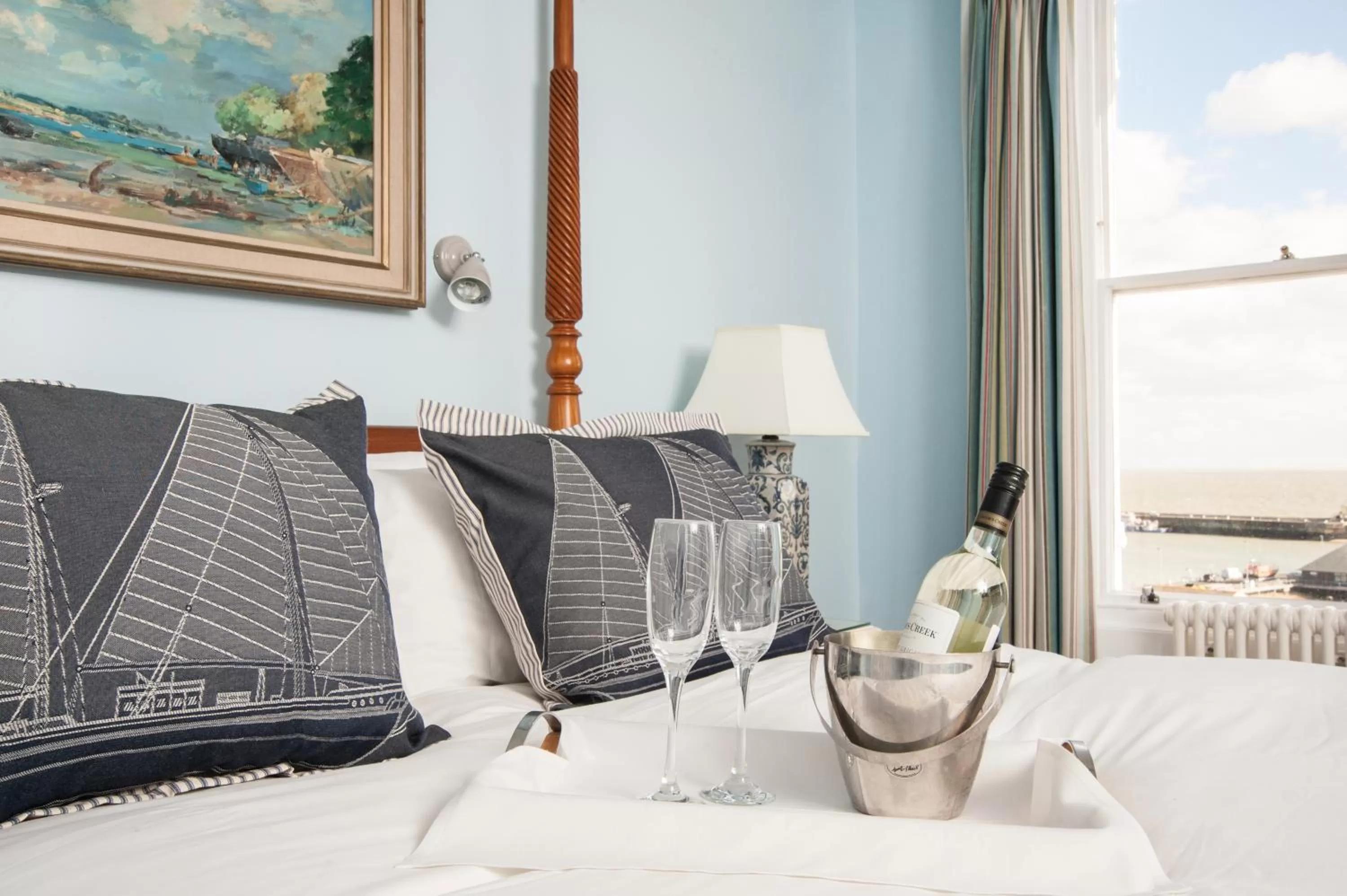 Bedroom, Bed in The Royal Harbour Hotel