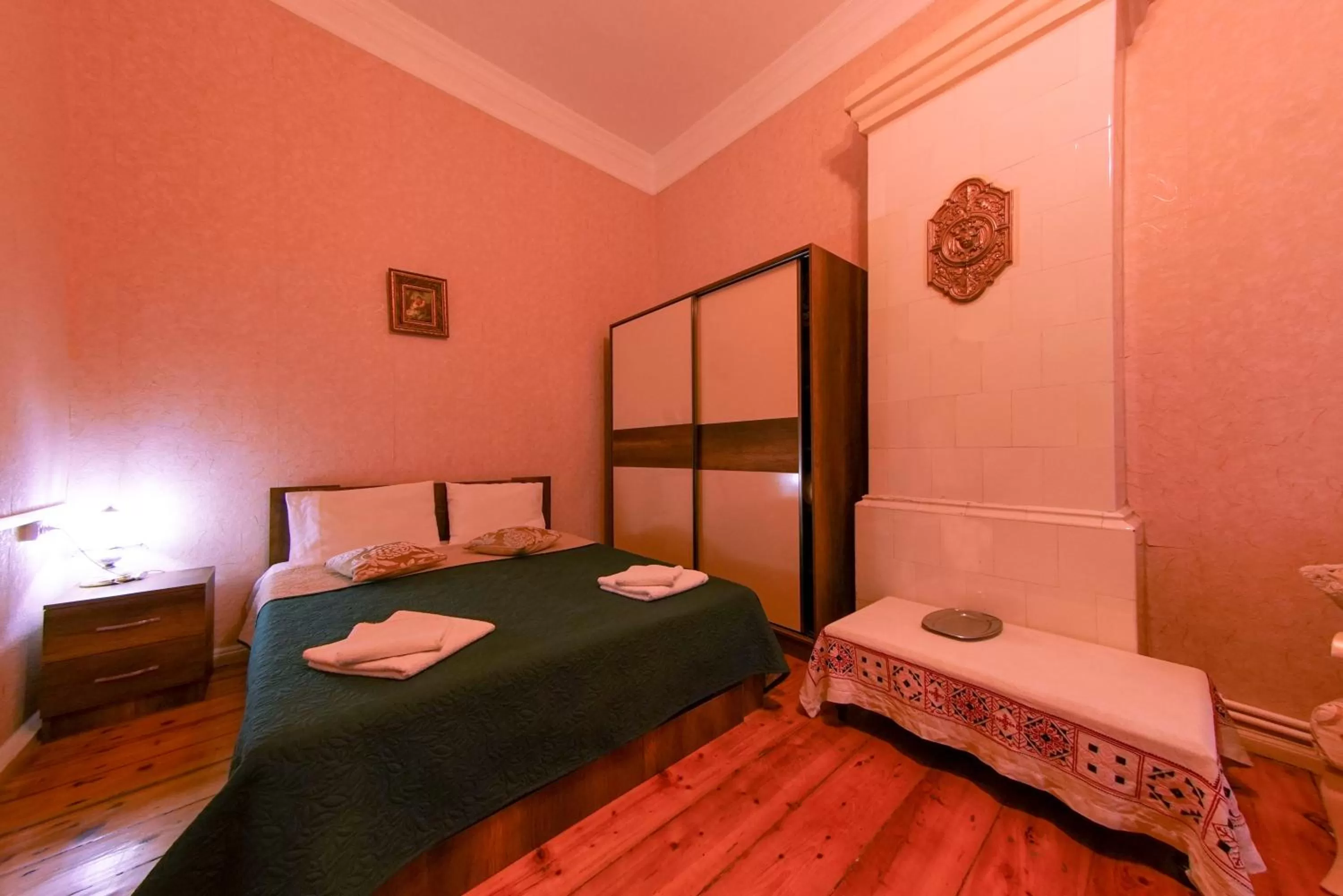 Photo of the whole room, Bed in House 1899