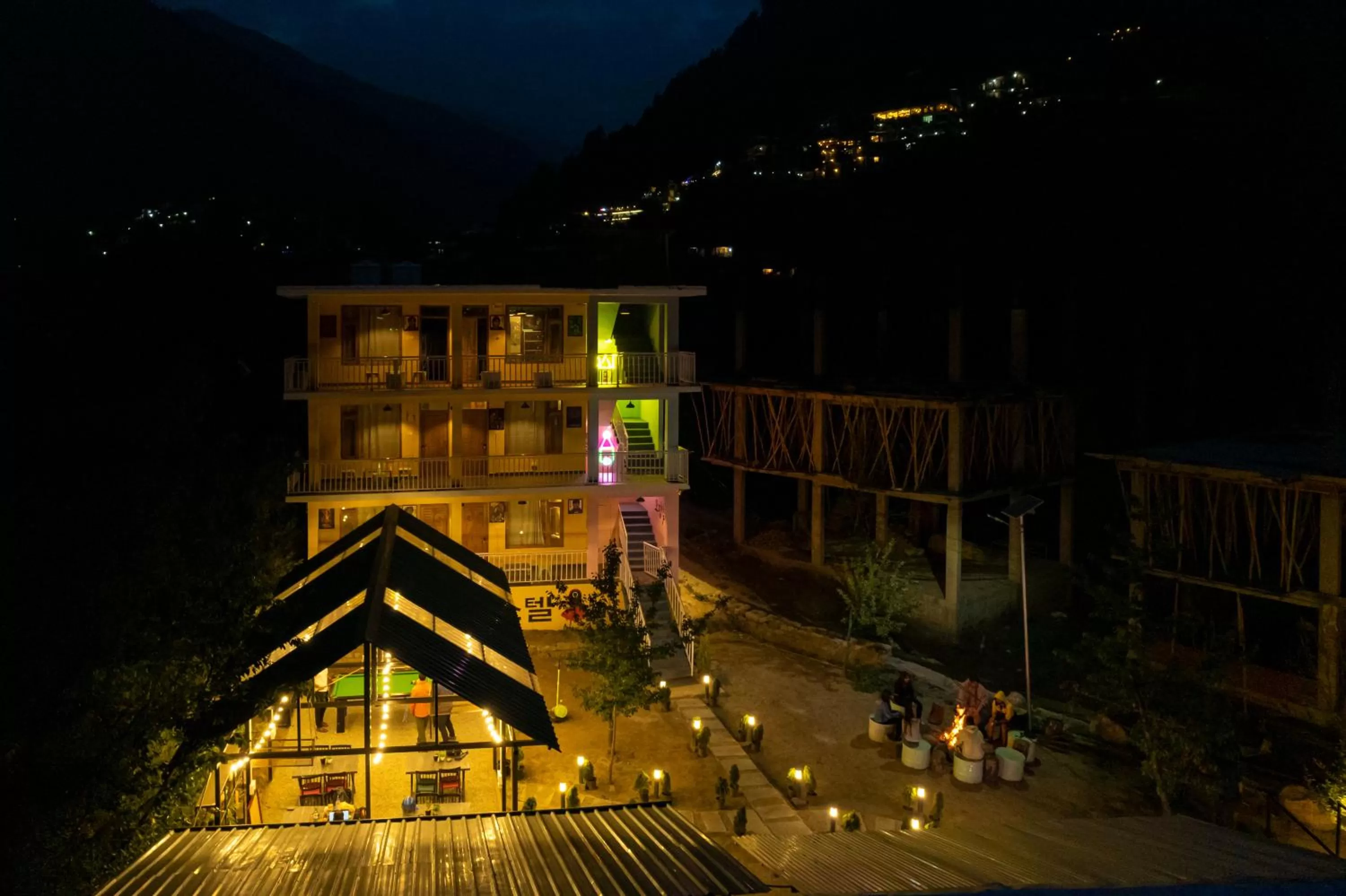 Whoopers Hostel Manali