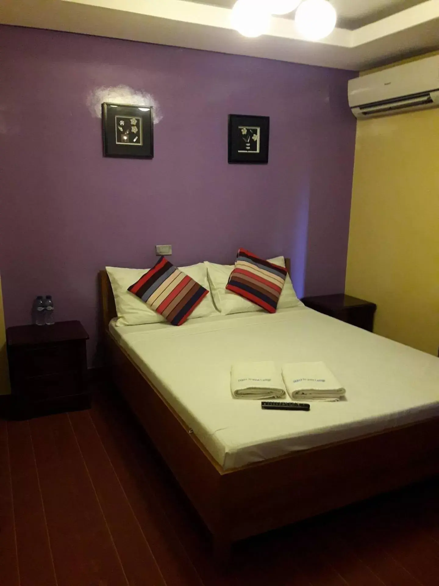 Bed in Aqua Travel Lodge Bed in Aqua Travel Lodge